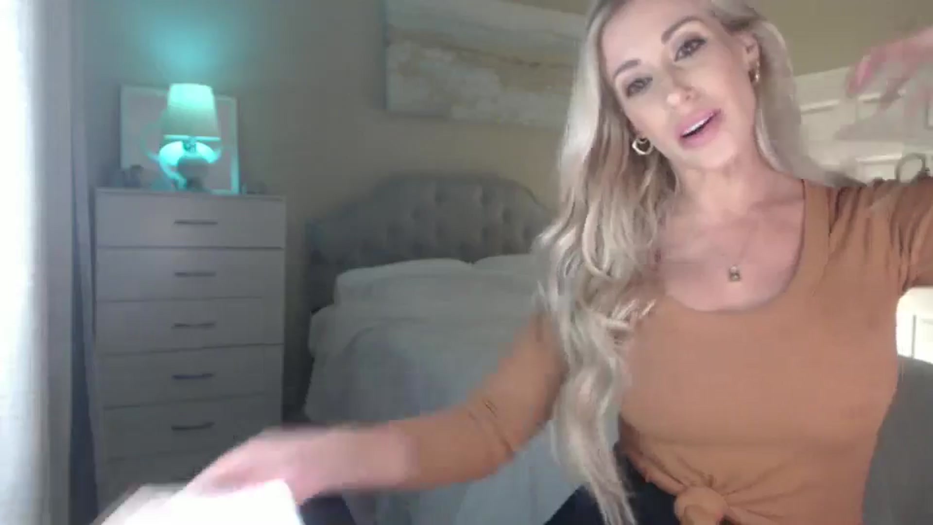 Gallery image thumbnail from Queen_bambii's myfreecams stream on, 08/14/2024, 06:11 image 11 of 20