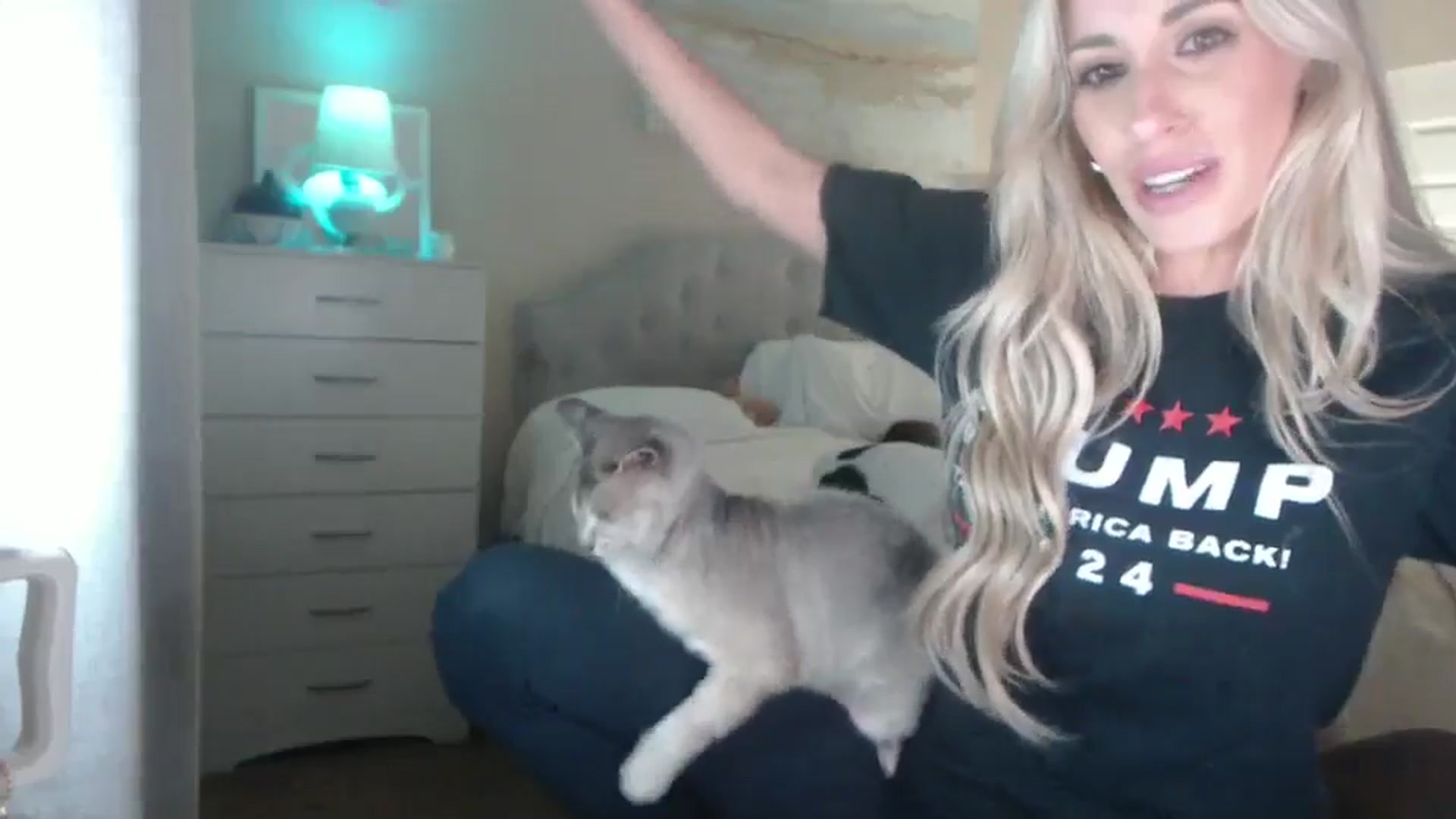 Gallery image thumbnail from Queen_bambii's myfreecams stream on, 08/24/2024, 07:21 image 17 of 20