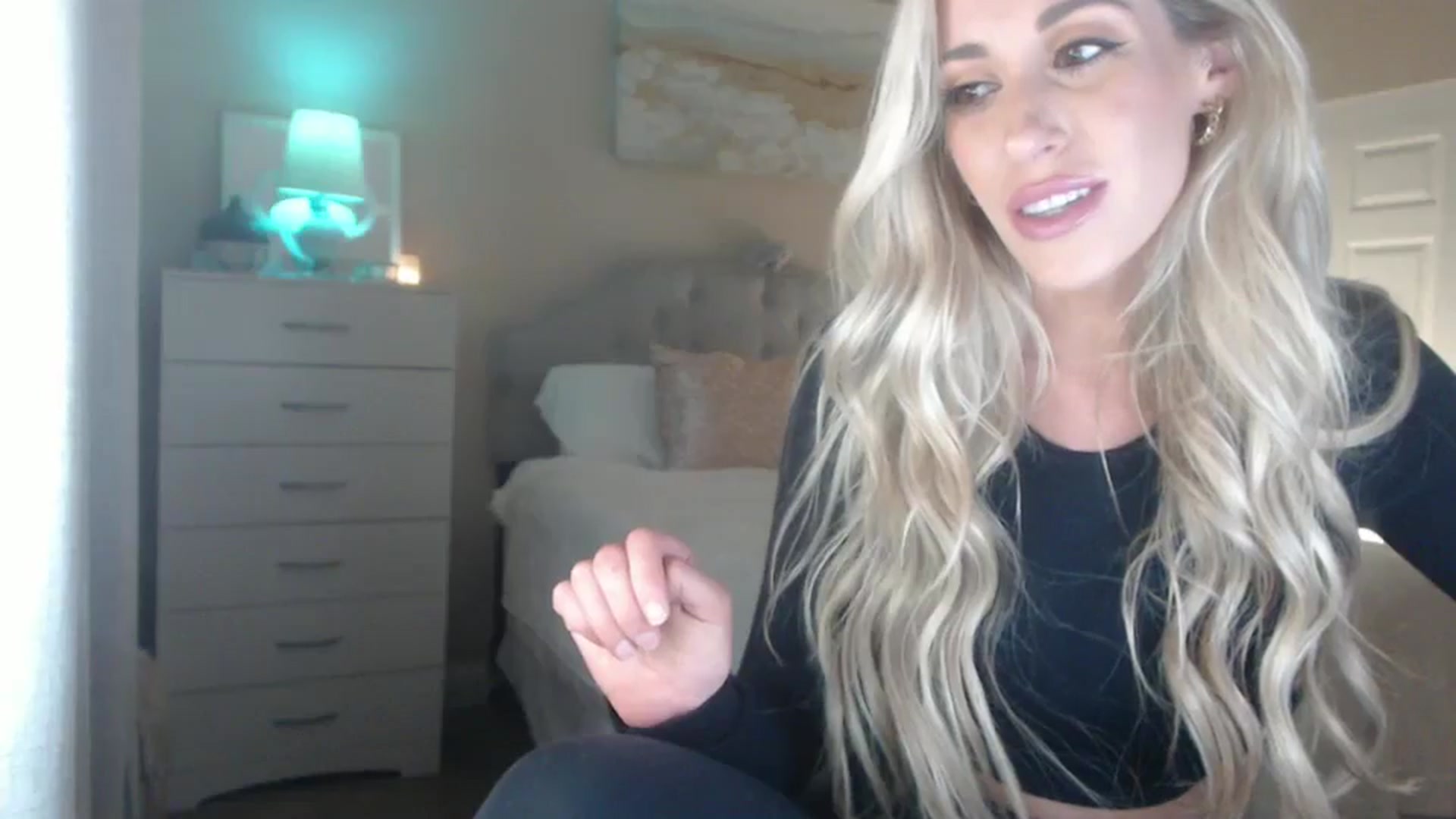 Gallery image thumbnail from Queen_bambii's myfreecams stream on, 08/29/2024, 07:45 image 5 of 20