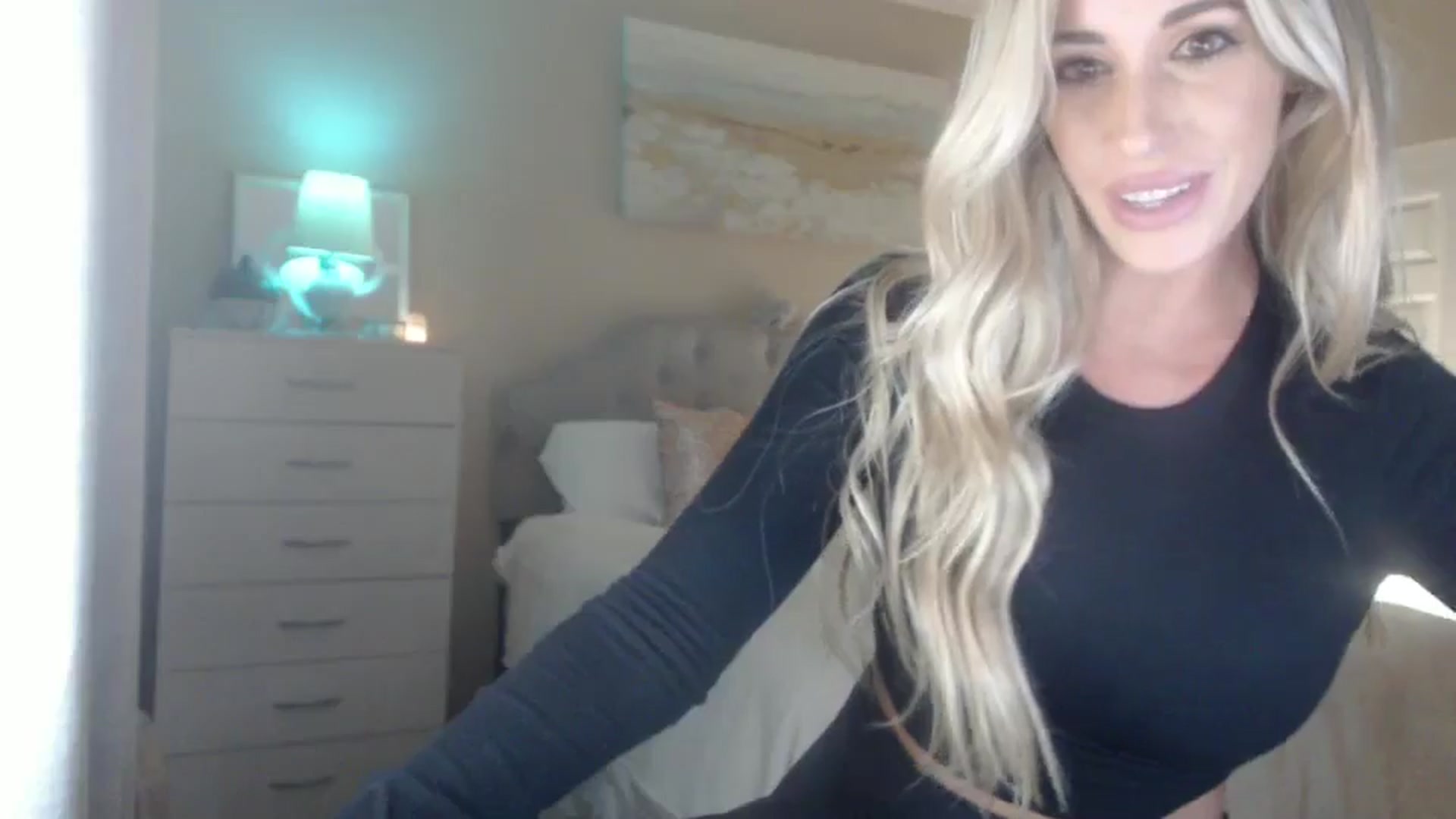 Gallery image thumbnail from Queen_bambii's myfreecams stream on, 08/29/2024, 07:45 image 15 of 20