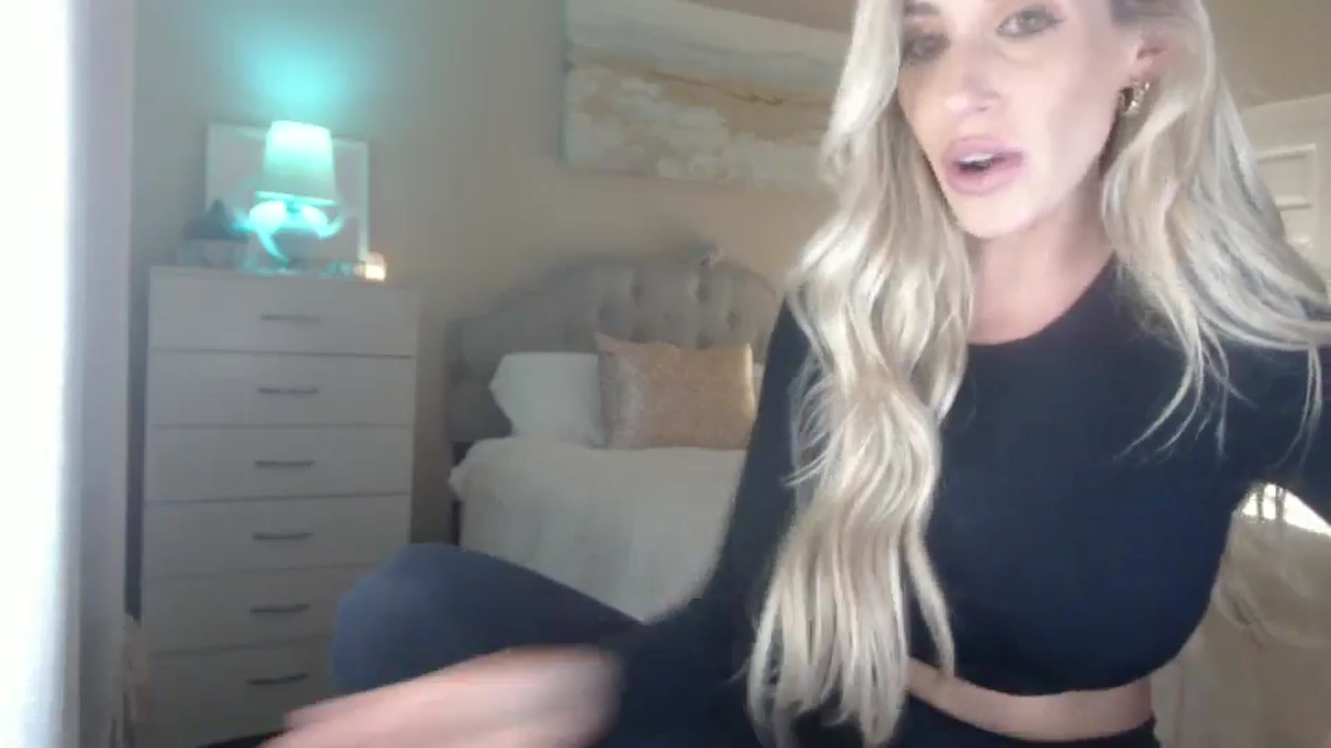 Gallery image thumbnail from Queen_bambii's myfreecams stream on, 08/29/2024, 07:45 image 14 of 20