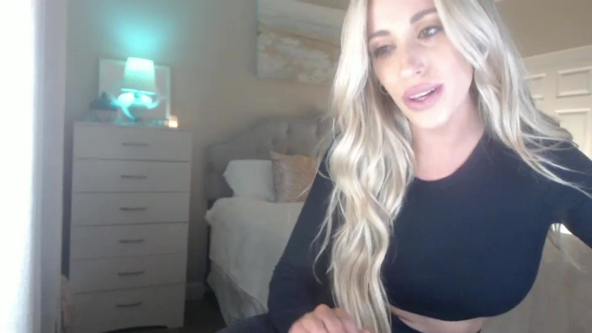 Gallery image thumbnail from Queen_bambii's myfreecams stream on, 08/29/2024, 07:45 image 12 of 20