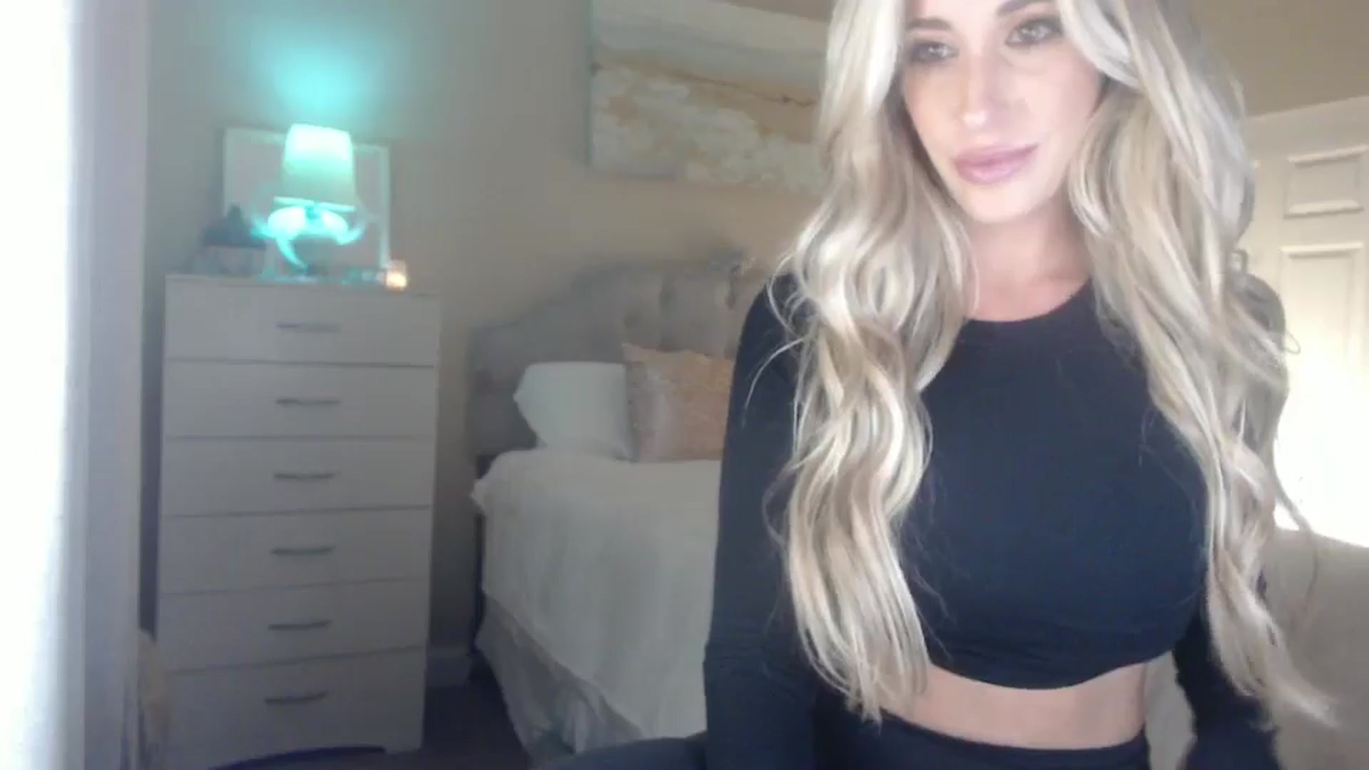 Gallery image thumbnail from Queen_bambii's myfreecams stream on, 08/29/2024, 07:45 image 9 of 20