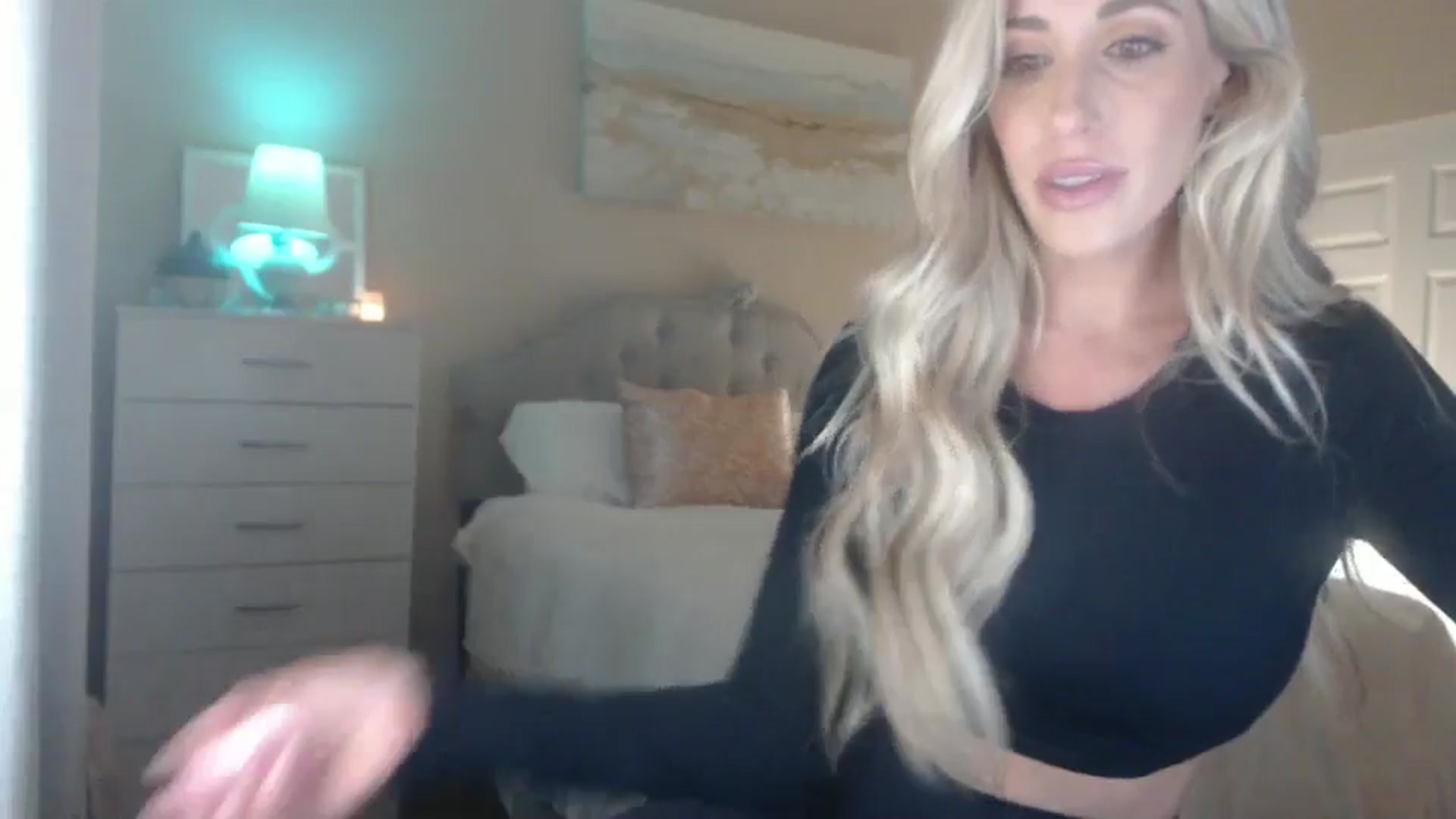 Gallery image thumbnail from Queen_bambii's myfreecams stream on, 08/29/2024, 07:45 image 3 of 20