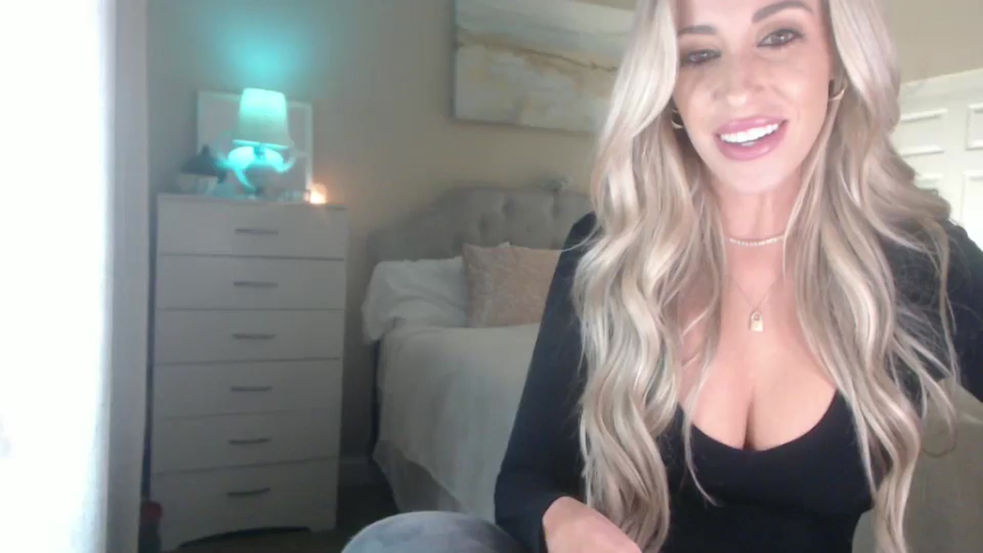 Gallery image thumbnail from Queen_bambii's myfreecams stream on, 08/31/2024, 06:55 image 3 of 20