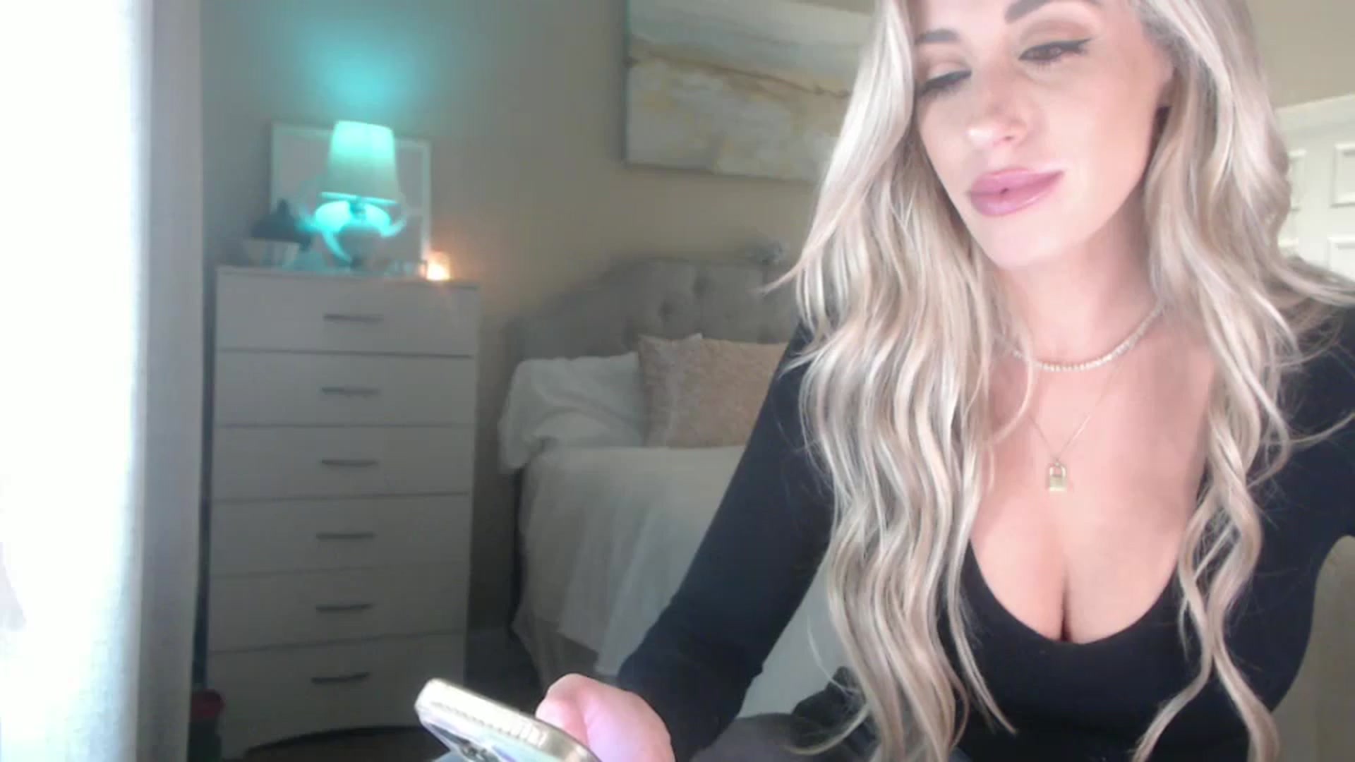 Gallery image thumbnail from Queen_bambii's myfreecams stream on, 08/31/2024, 06:55 image 10 of 20