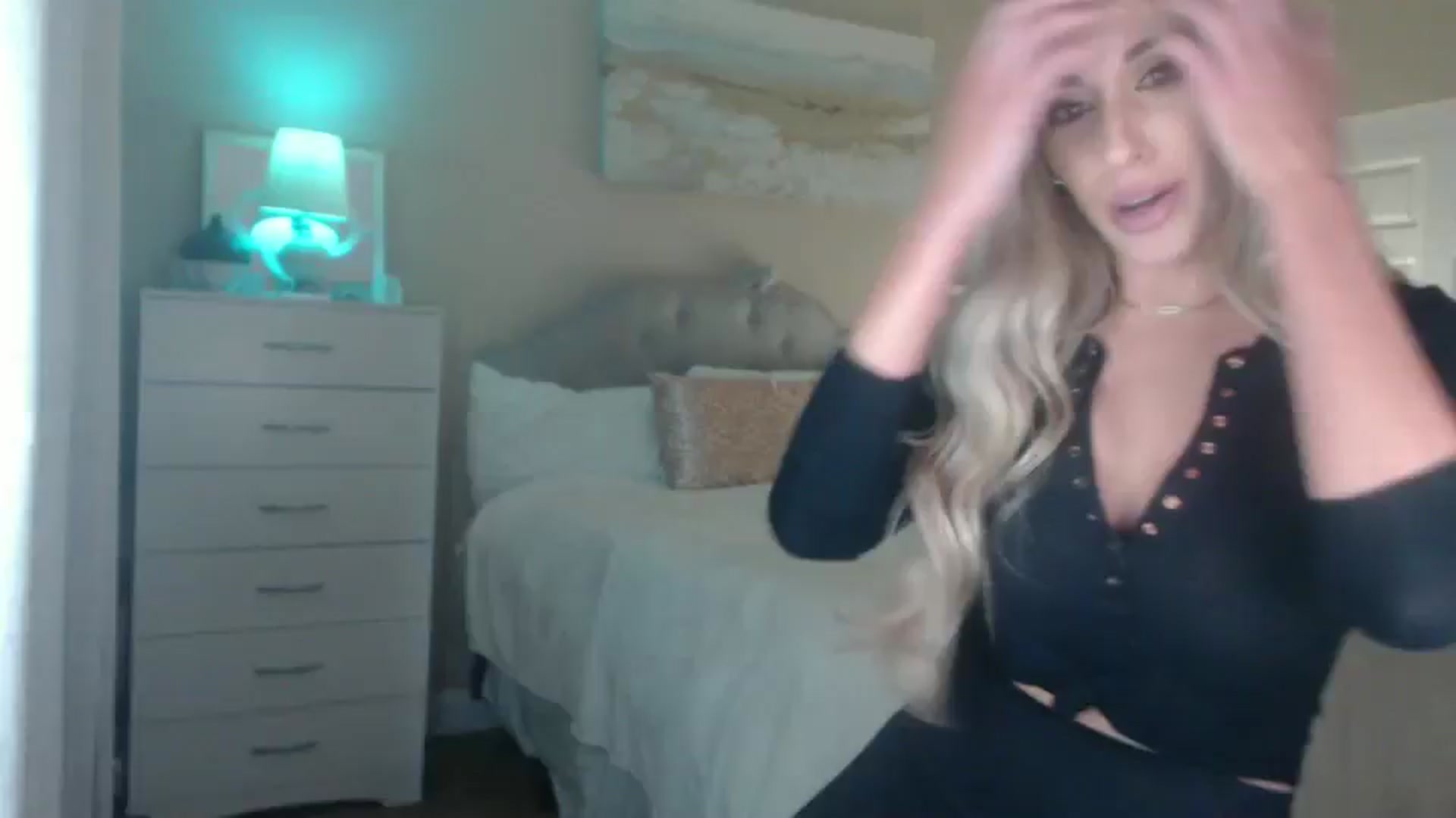 Gallery image thumbnail from Queen_bambii's myfreecams stream on, 09/07/2024, 07:27 image 6 of 20