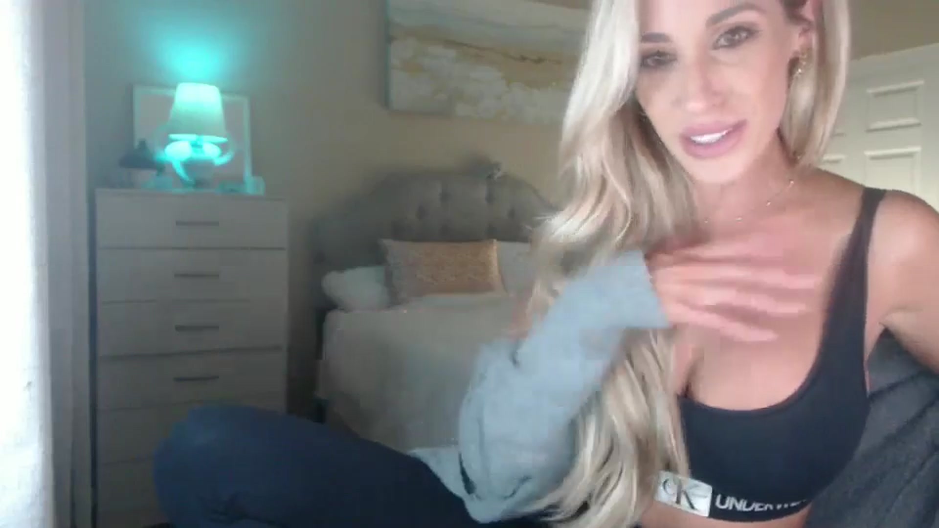 Gallery image thumbnail from Queen_bambii's myfreecams stream on, 09/13/2024, 05:27 image 20 of 20