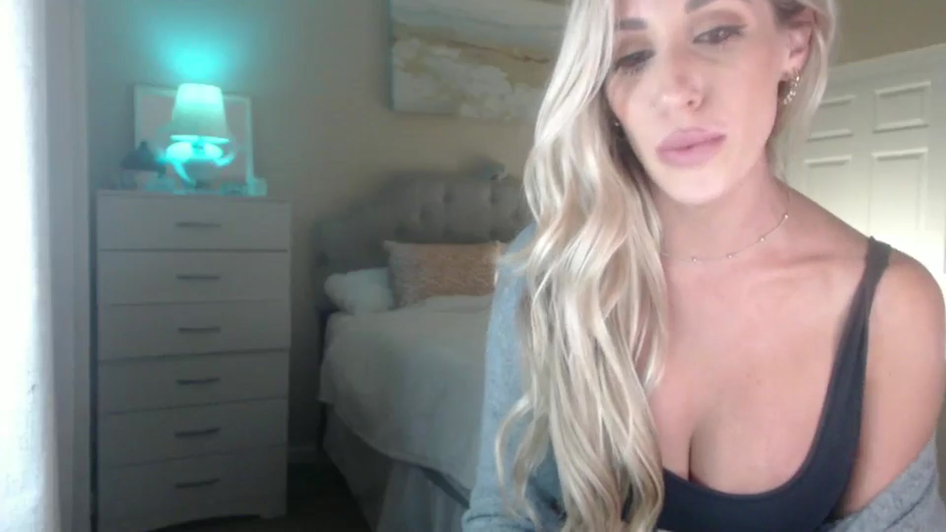 Gallery image thumbnail from Queen_bambii's myfreecams stream on, 09/13/2024, 05:27 image 19 of 20