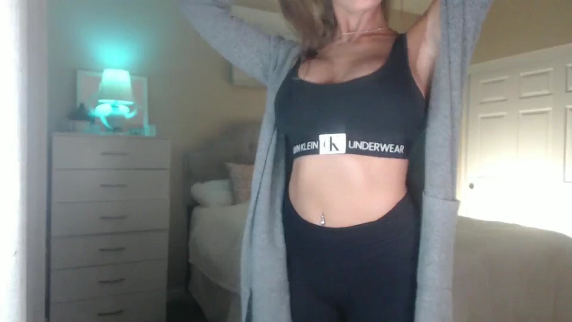 Gallery image thumbnail from Queen_bambii's myfreecams stream on, 09/13/2024, 05:51 image 15 of 20