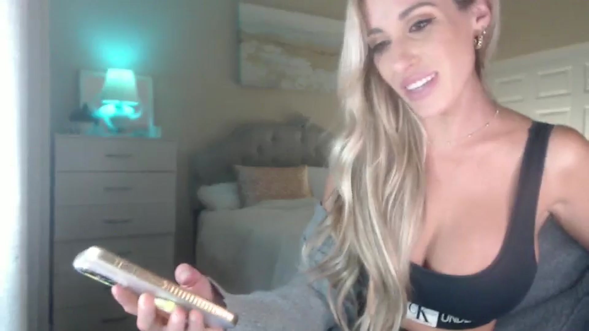 Gallery image thumbnail from Queen_bambii's myfreecams stream on, 09/13/2024, 06:36 image 4 of 20