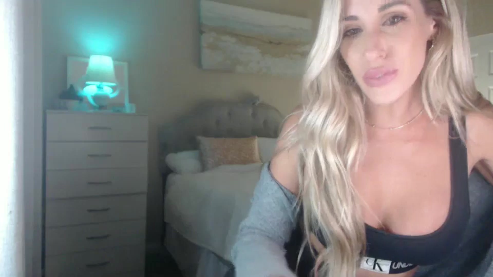 Gallery image thumbnail from Queen_bambii's myfreecams stream on, 09/13/2024, 06:36 image 11 of 20