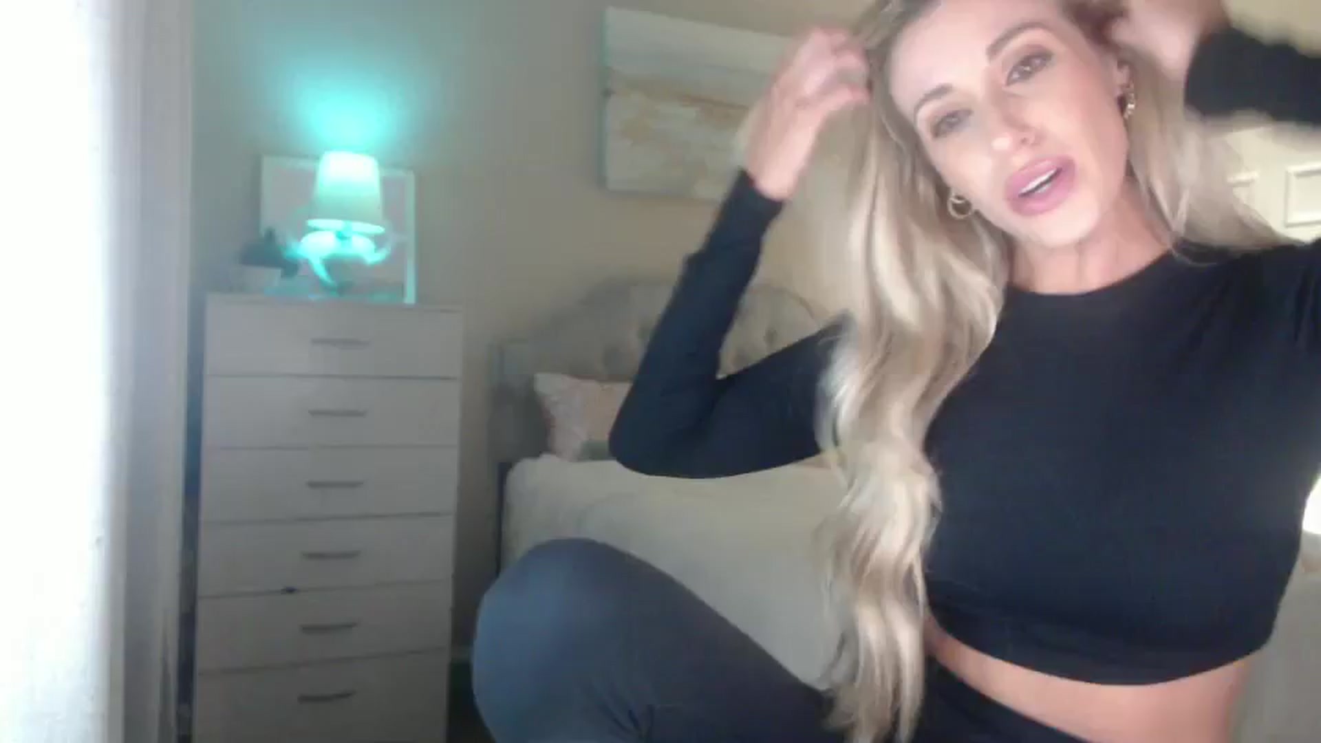 Gallery image thumbnail from Queen_bambii's myfreecams stream on, 09/24/2024, 06:01 image 1 of 20