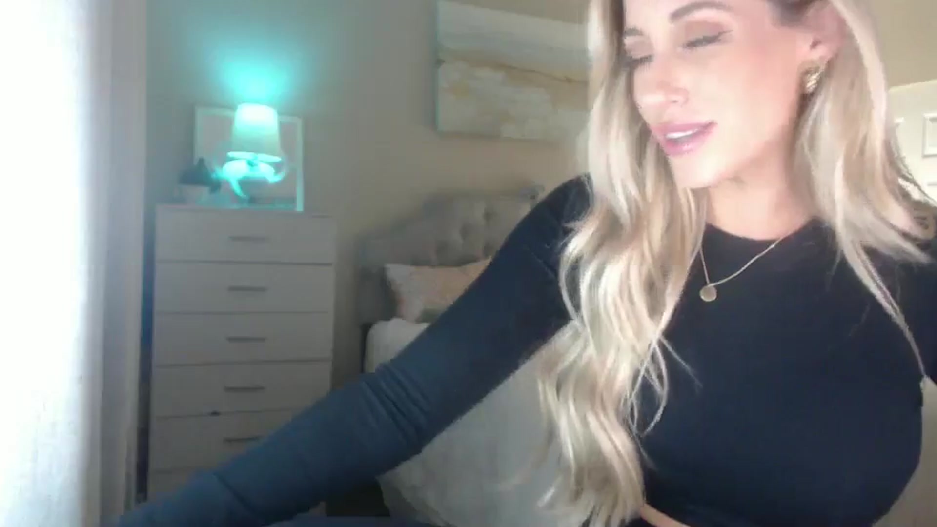 Gallery image thumbnail from Queen_bambii's myfreecams stream on, 09/24/2024, 06:01 image 13 of 20