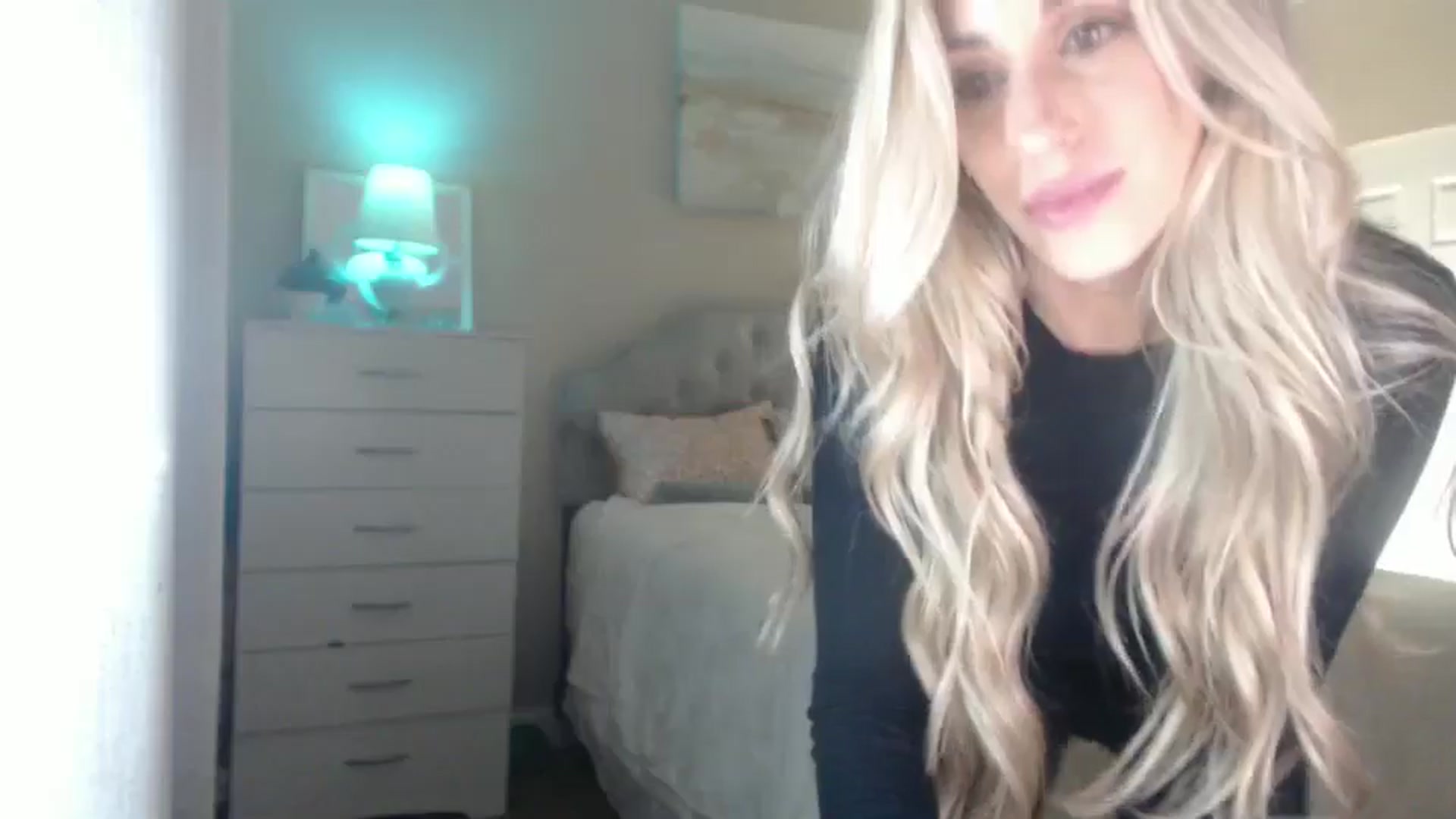 Gallery image thumbnail from Queen_bambii's myfreecams stream on, 09/24/2024, 06:01 image 18 of 20