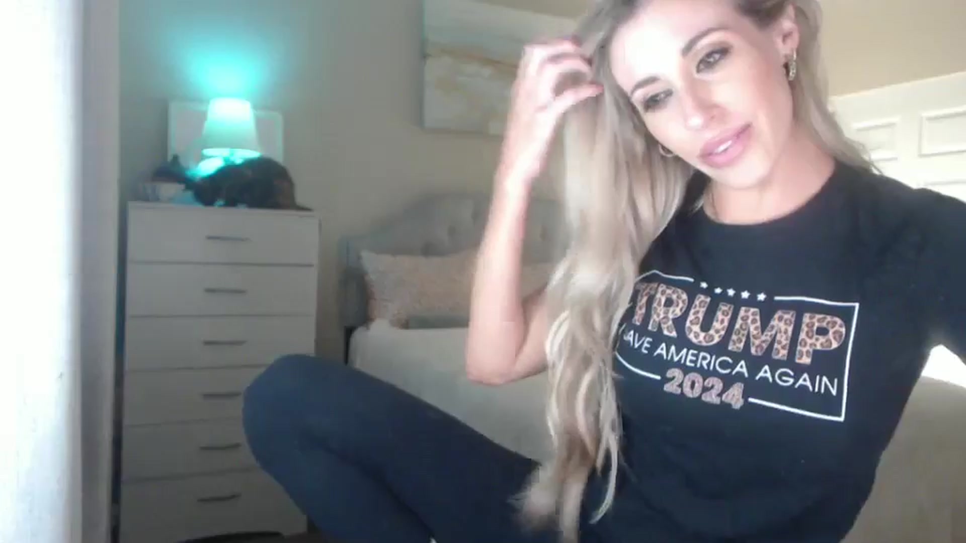 Gallery image thumbnail from Queen_bambii's myfreecams stream on, 09/26/2024, 07:55 image 16 of 20