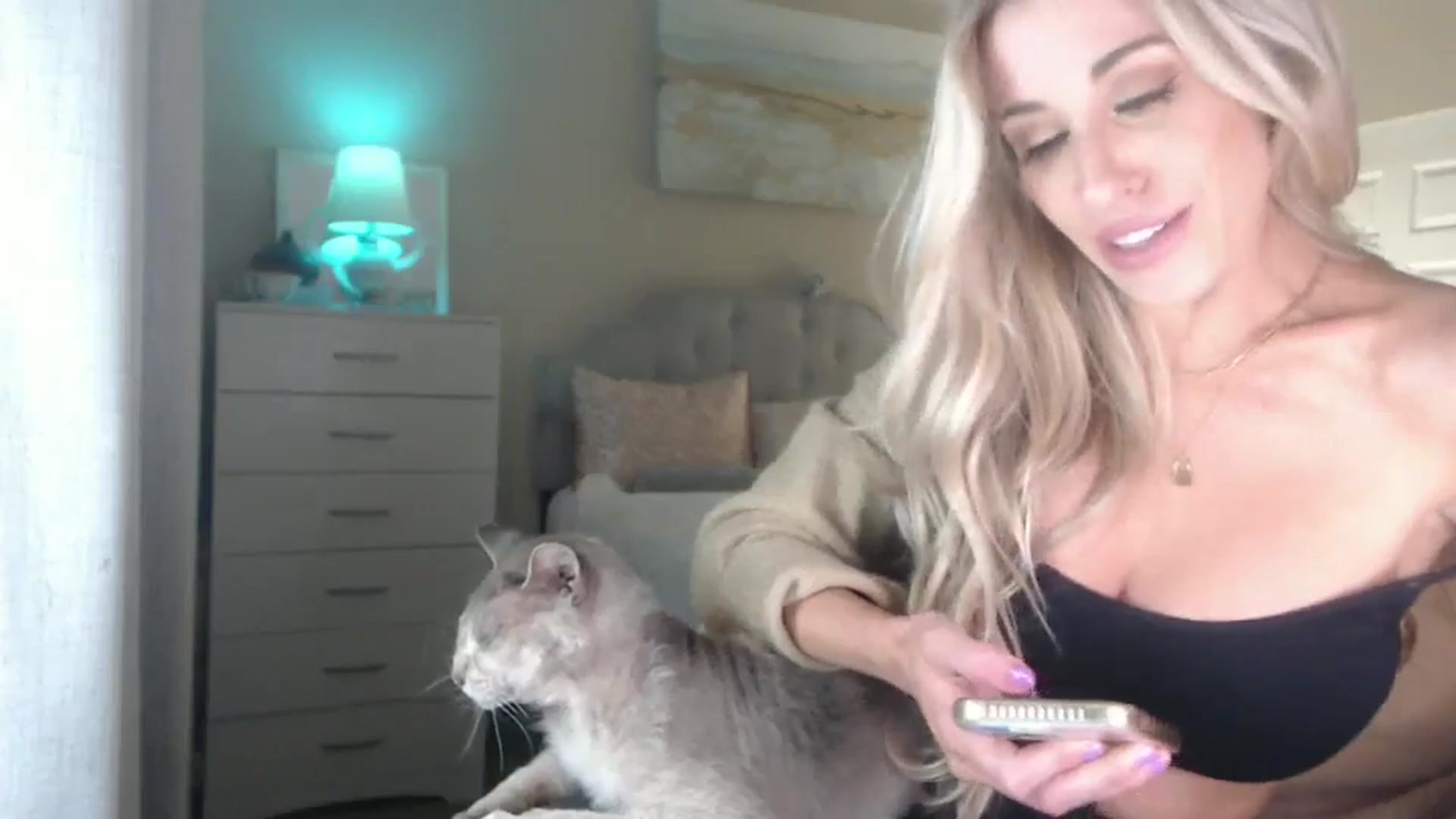 Gallery image thumbnail from Queen_bambii's myfreecams stream on, 09/26/2024, 07:55 image 5 of 20