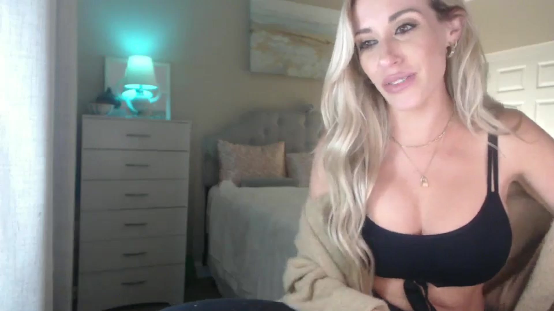 Gallery image thumbnail from Queen_bambii's myfreecams stream on, 09/26/2024, 07:55 image 3 of 20