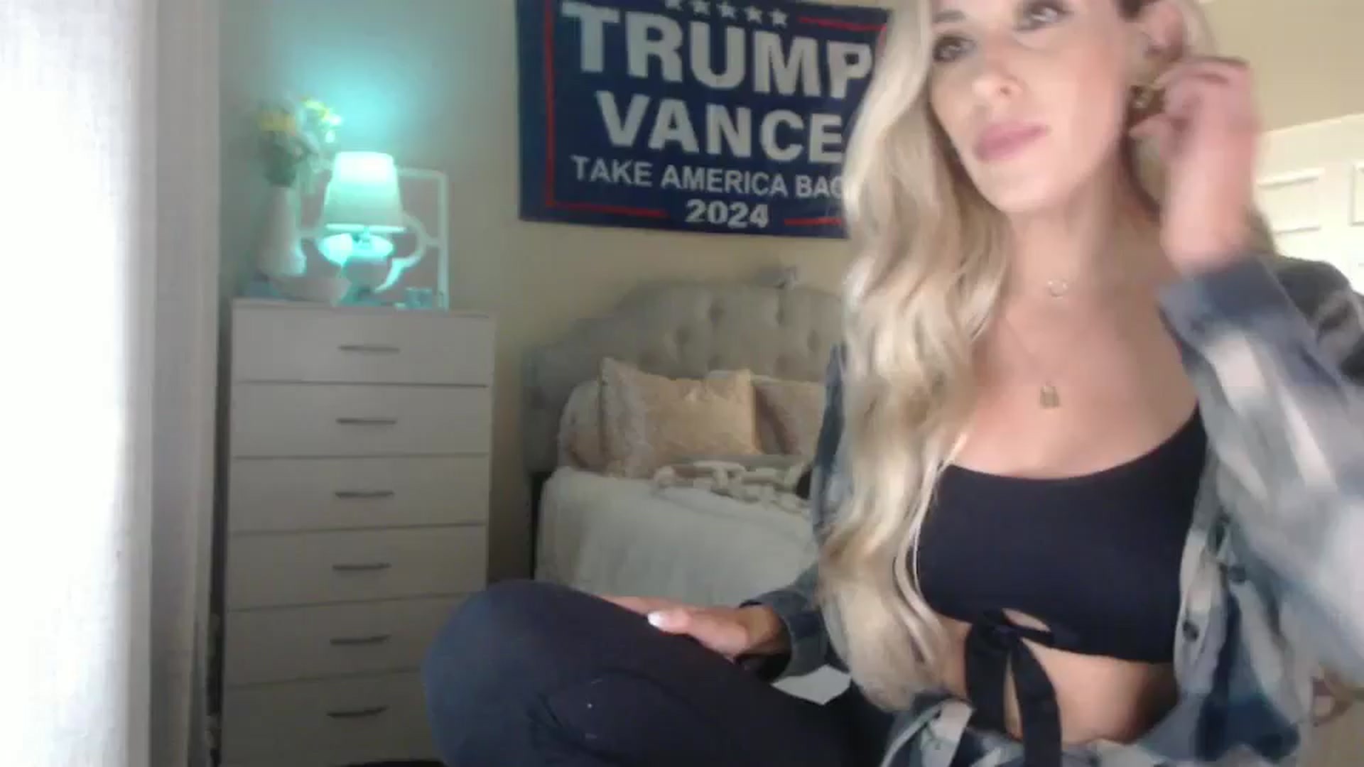 Gallery image thumbnail from Queen_bambii's myfreecams stream on, 10/04/2024, 05:18 image 19 of 20