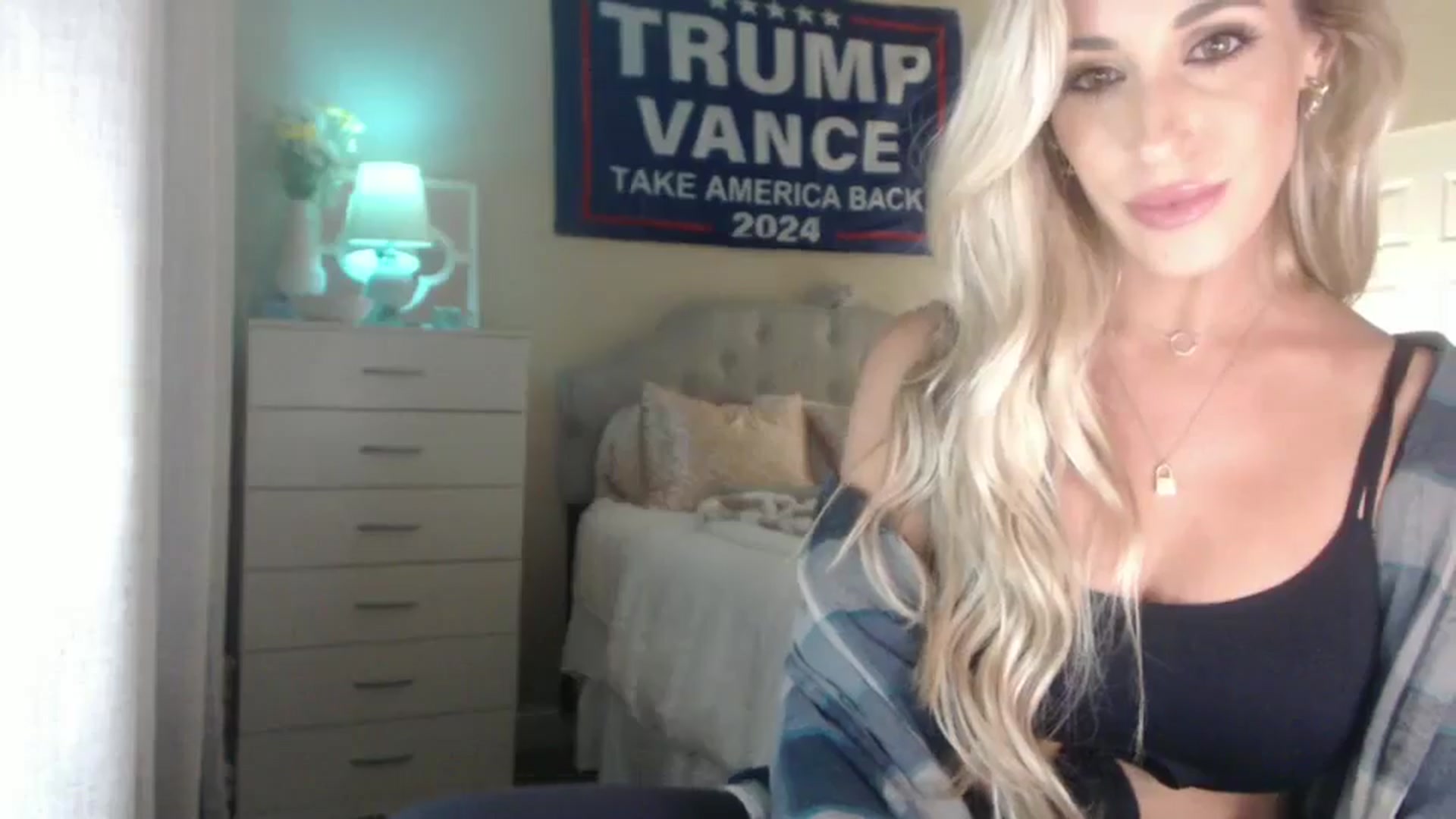 Gallery image thumbnail from Queen_bambii's myfreecams stream on, 10/04/2024, 05:18 image 17 of 20