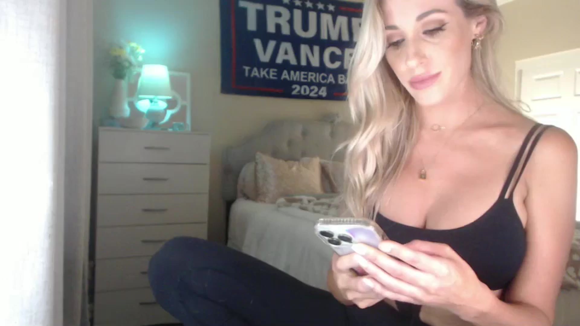 Gallery image thumbnail from Queen_bambii's myfreecams stream on, 10/04/2024, 05:18 image 4 of 20