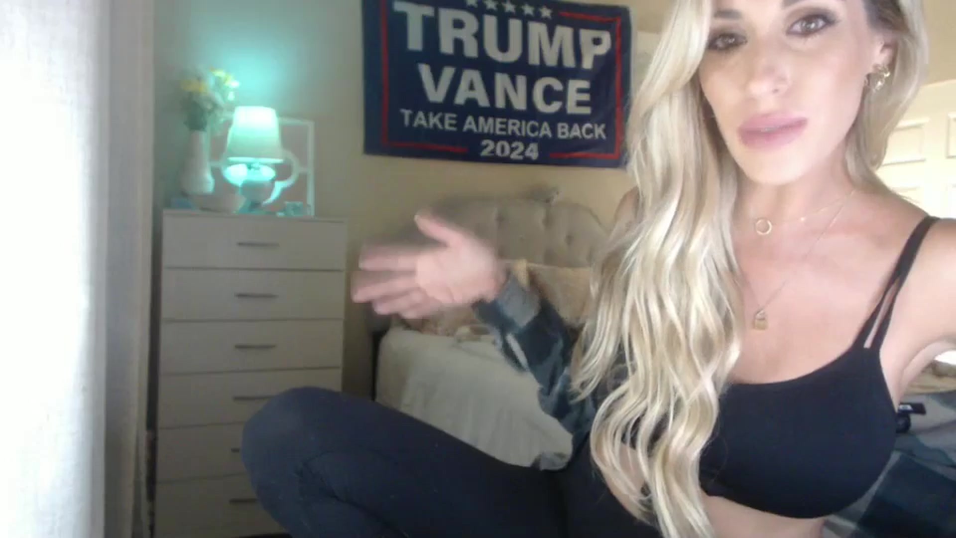 Gallery image thumbnail from Queen_bambii's myfreecams stream on, 10/04/2024, 05:18 image 12 of 20