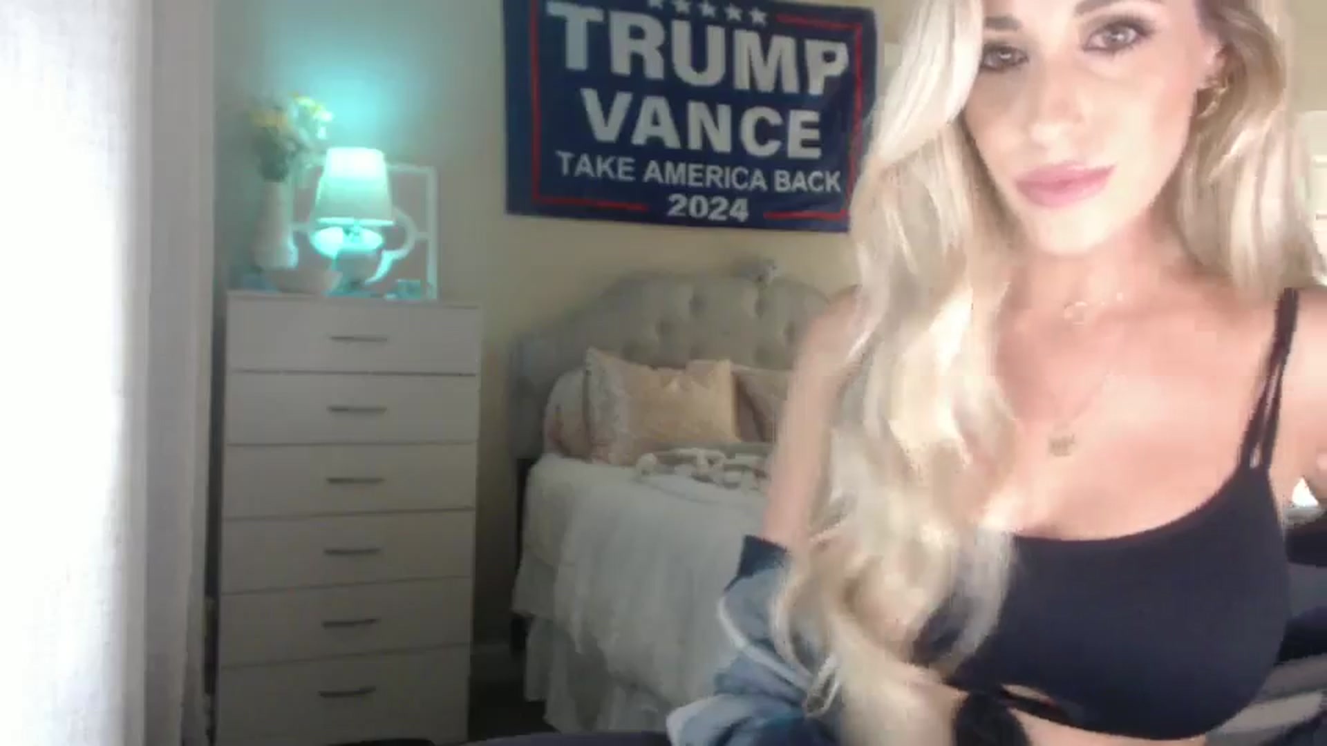 Gallery image thumbnail from Queen_bambii's myfreecams stream on, 10/04/2024, 05:18 image 18 of 20