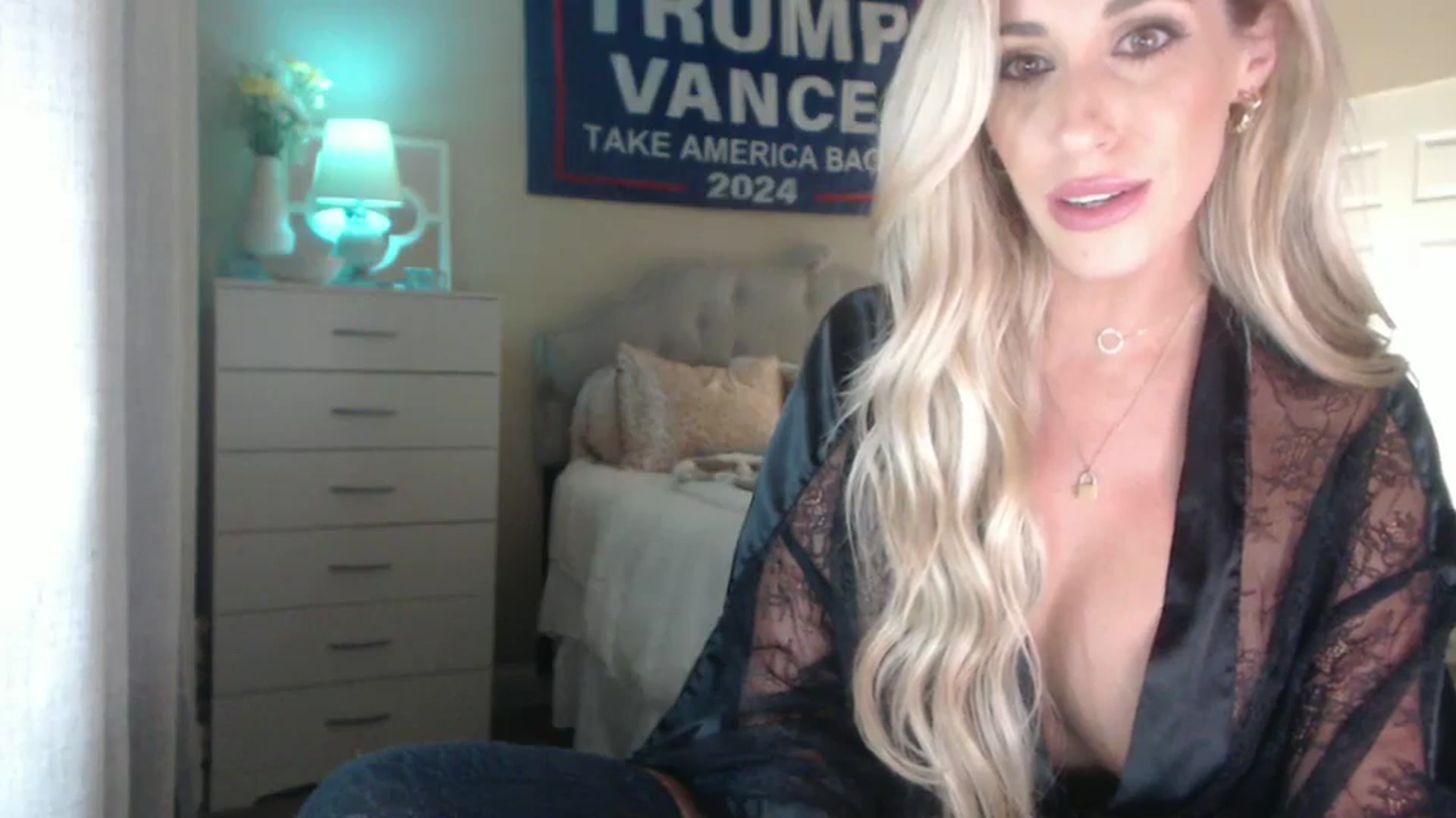 Gallery image thumbnail from Queen_bambii's myfreecams stream on, 10/04/2024, 06:07 image 19 of 20