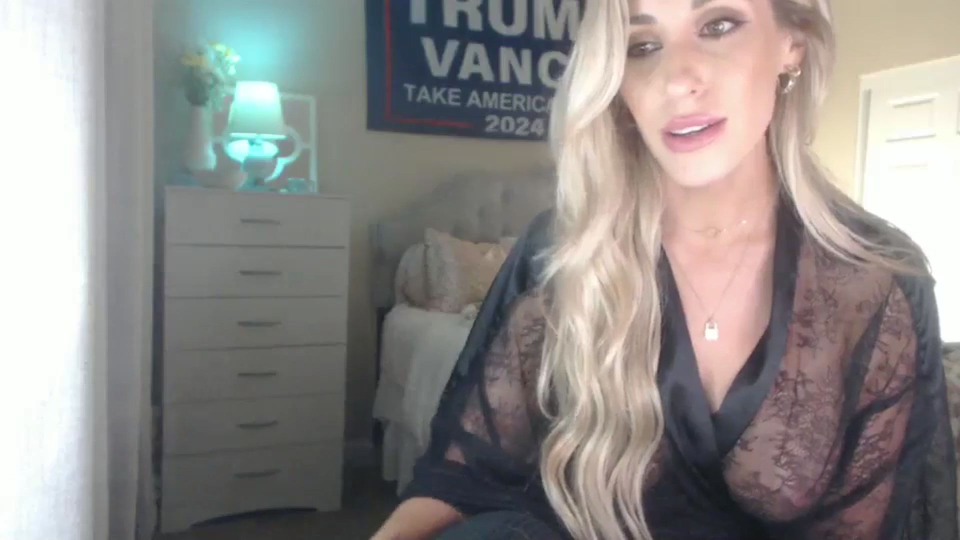 Gallery image thumbnail from Queen_bambii's myfreecams stream on, 10/04/2024, 06:07 image 14 of 20