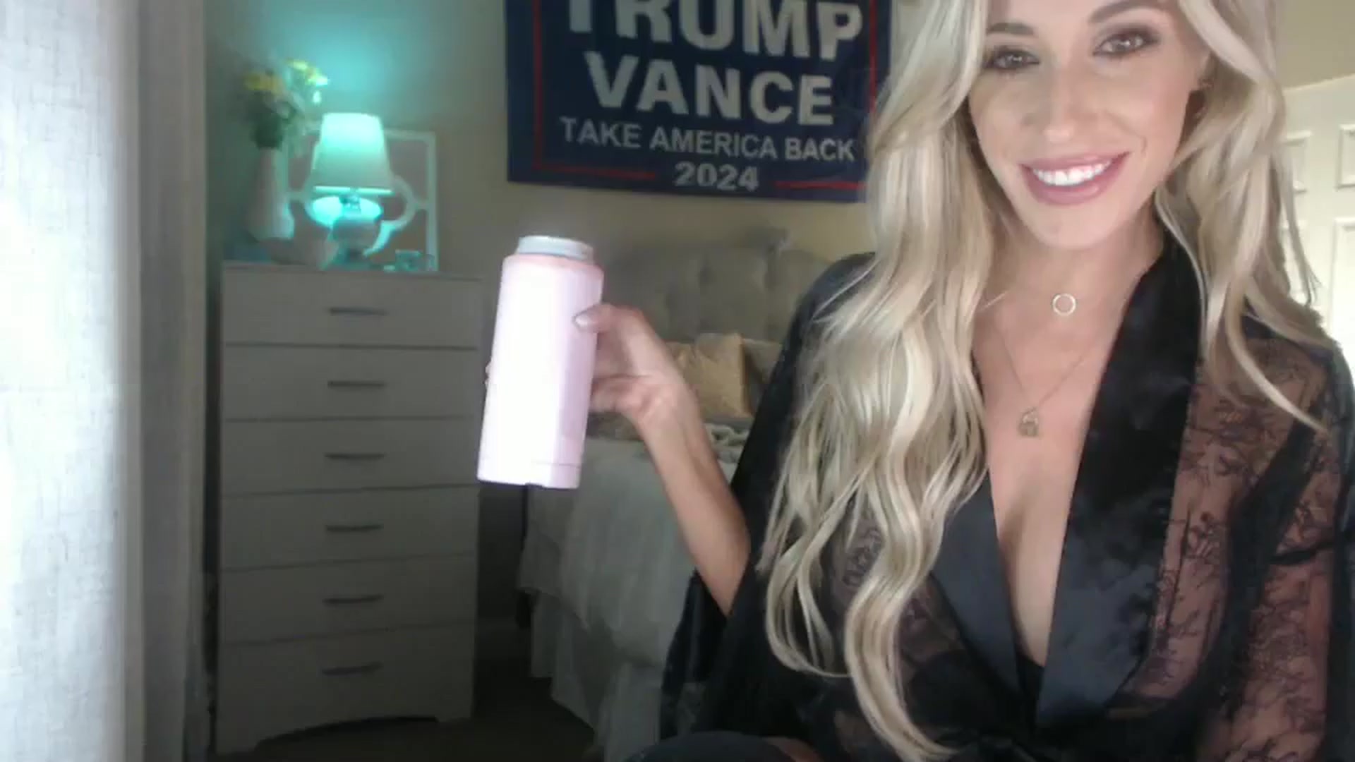 Gallery image thumbnail from Queen_bambii's myfreecams stream on, 10/04/2024, 06:07 image 1 of 20