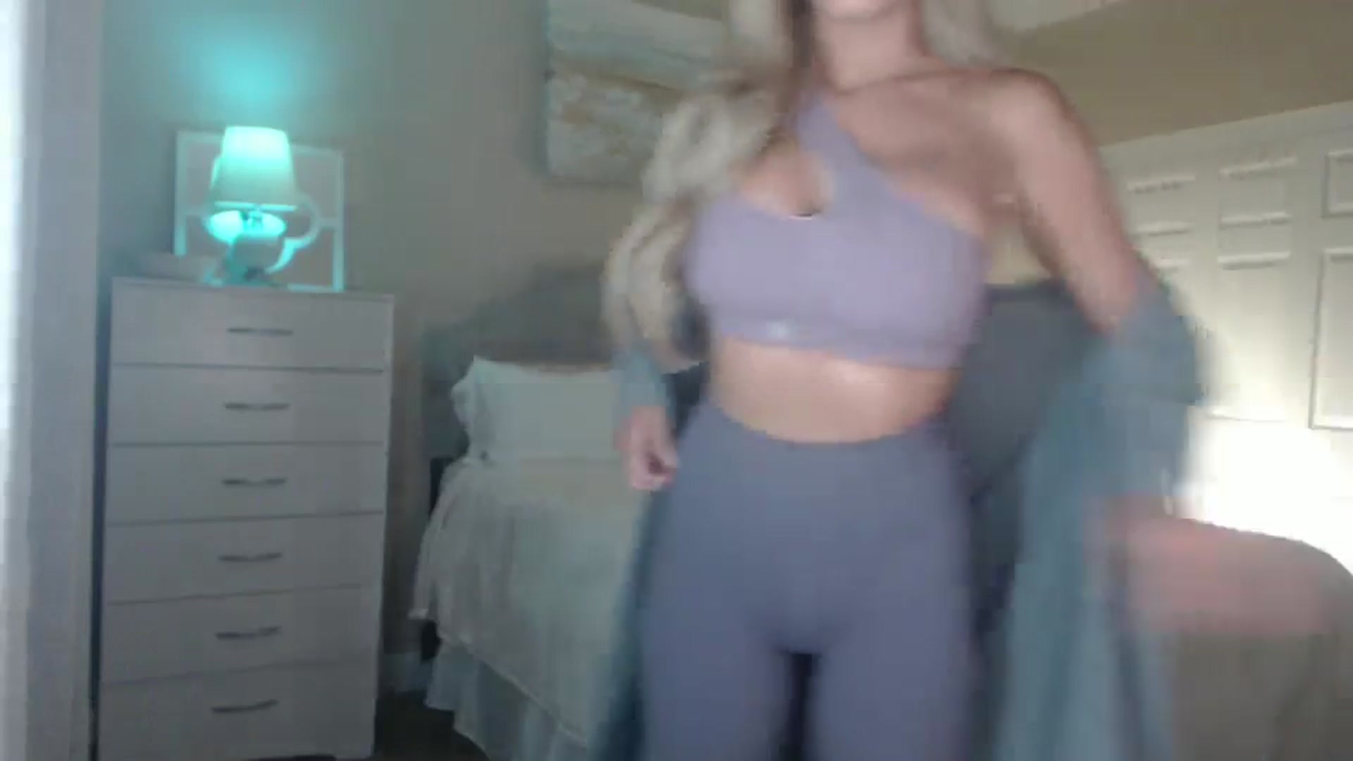 Gallery image thumbnail from Queen_bambii's myfreecams stream on, 10/15/2024, 06:52 image 9 of 20