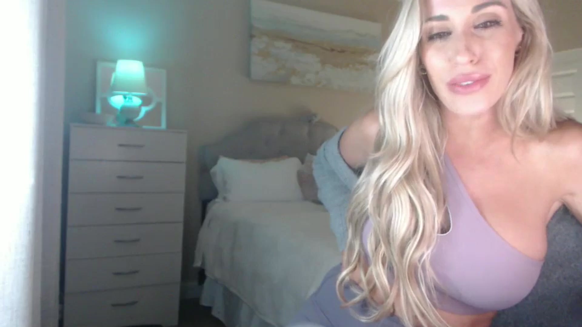 Gallery image thumbnail from Queen_bambii's myfreecams stream on, 10/15/2024, 06:52 image 19 of 20