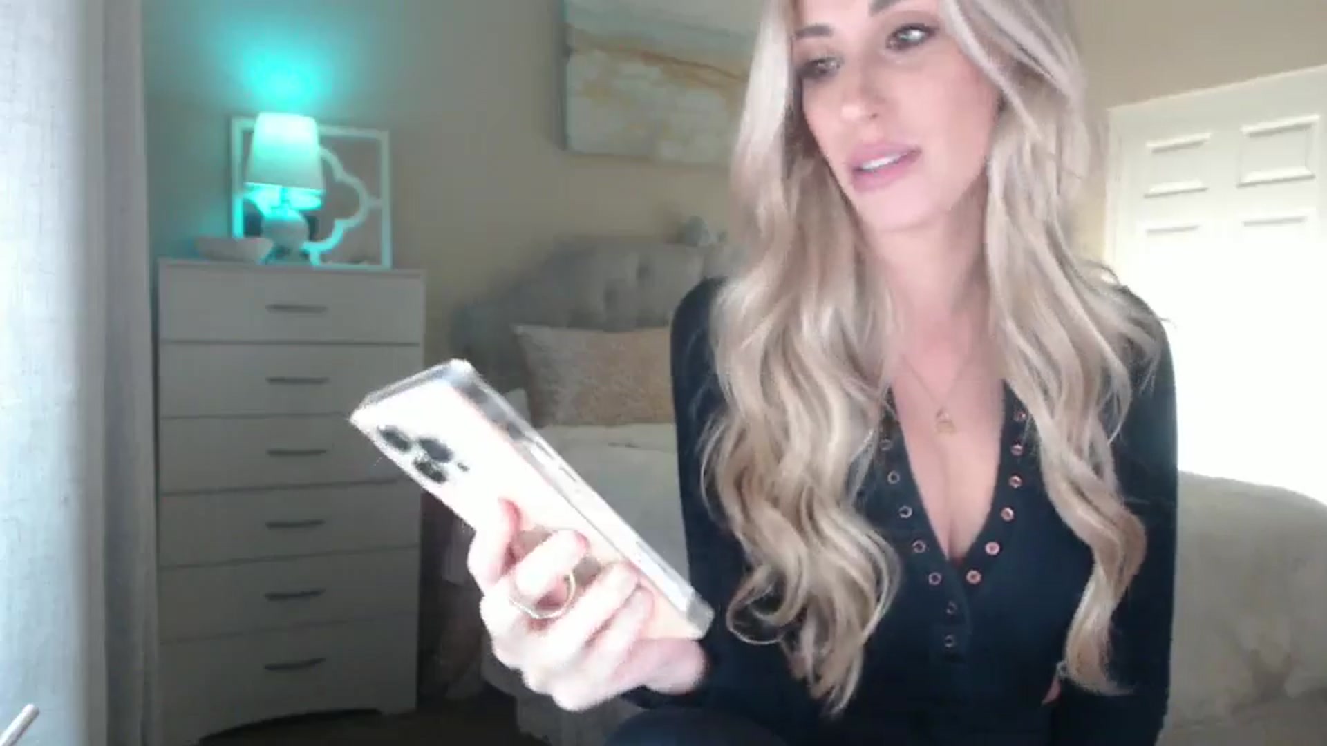 Gallery image thumbnail from Queen_bambii's myfreecams stream on, 10/23/2024, 05:08 image 9 of 20
