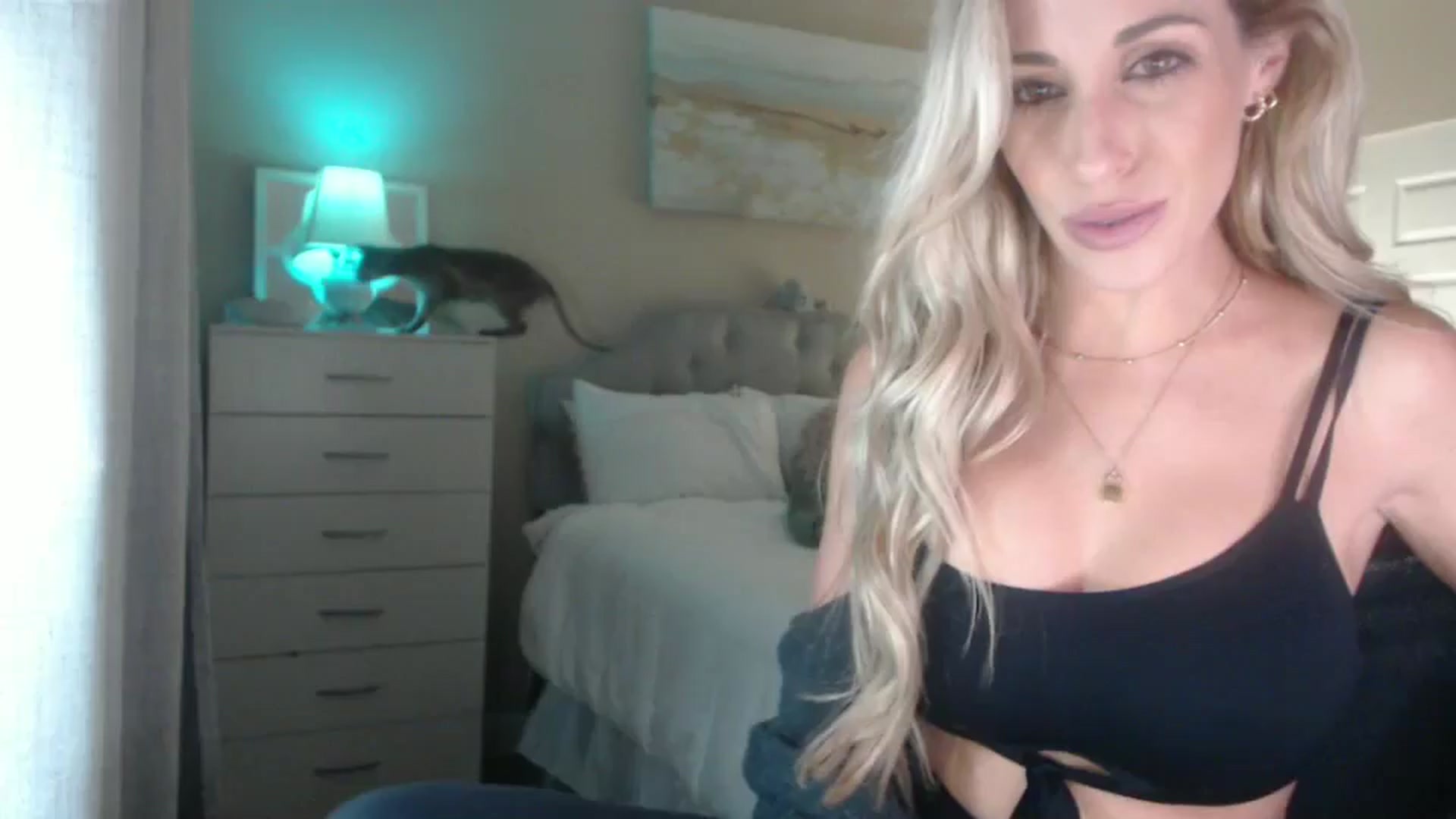 Gallery image thumbnail from Queen_bambii's myfreecams stream on, 10/30/2024, 06:41 image 19 of 20