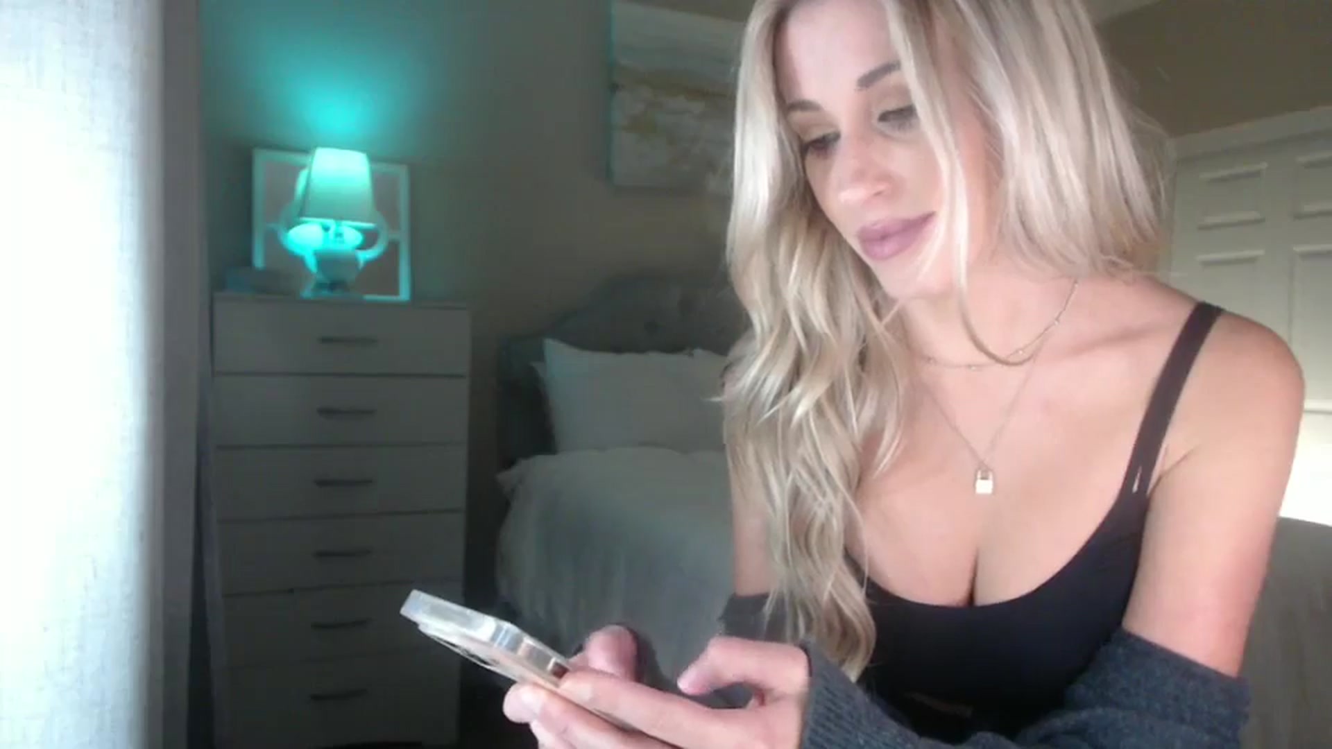 Gallery image thumbnail from Queen_bambii's myfreecams stream on, 10/30/2024, 06:41 image 12 of 20
