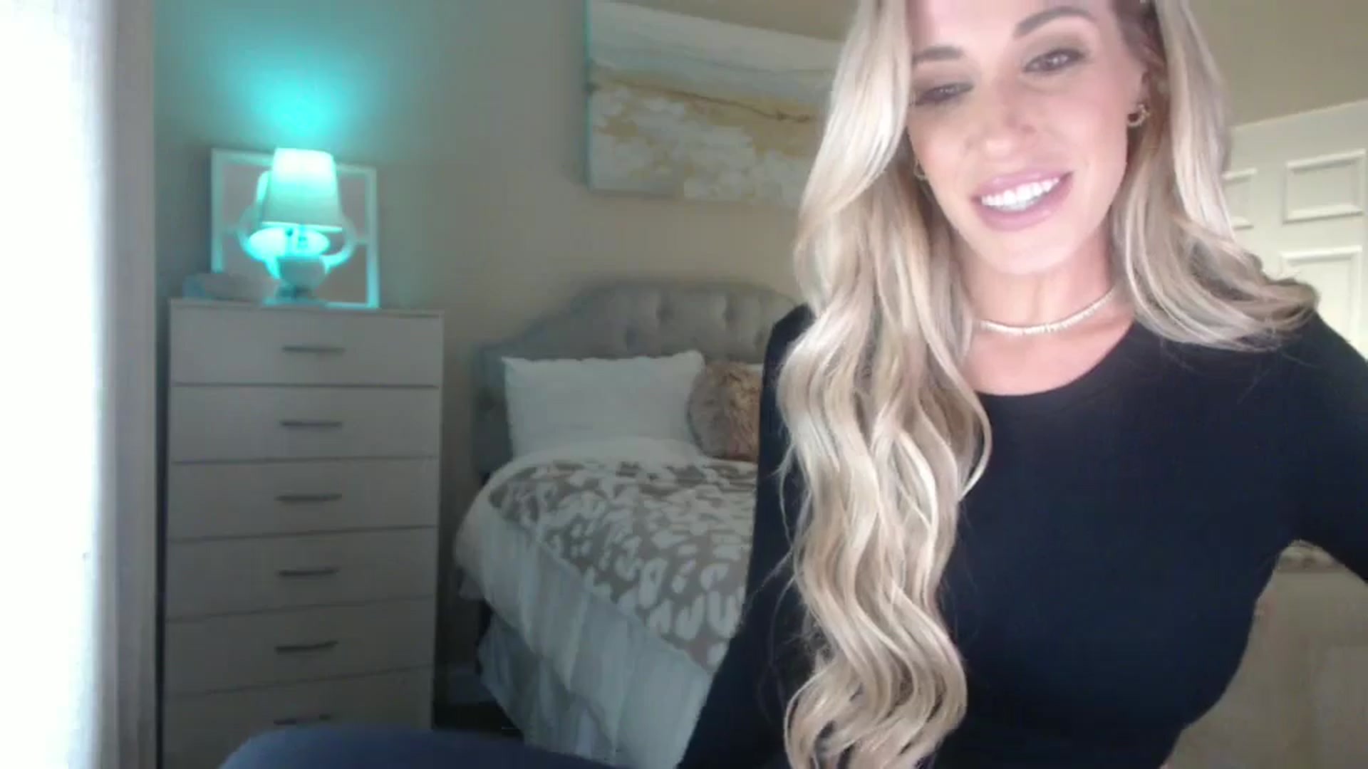 Gallery image thumbnail from Queen_bambii's myfreecams stream on, 11/03/2024, 05:31 image 14 of 20