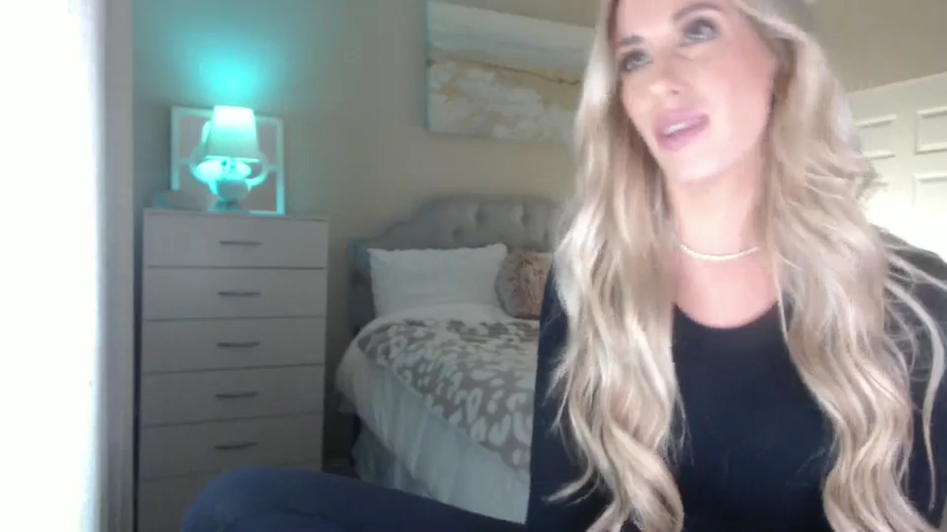 Gallery image thumbnail from Queen_bambii's myfreecams stream on, 11/03/2024, 05:31 image 8 of 20