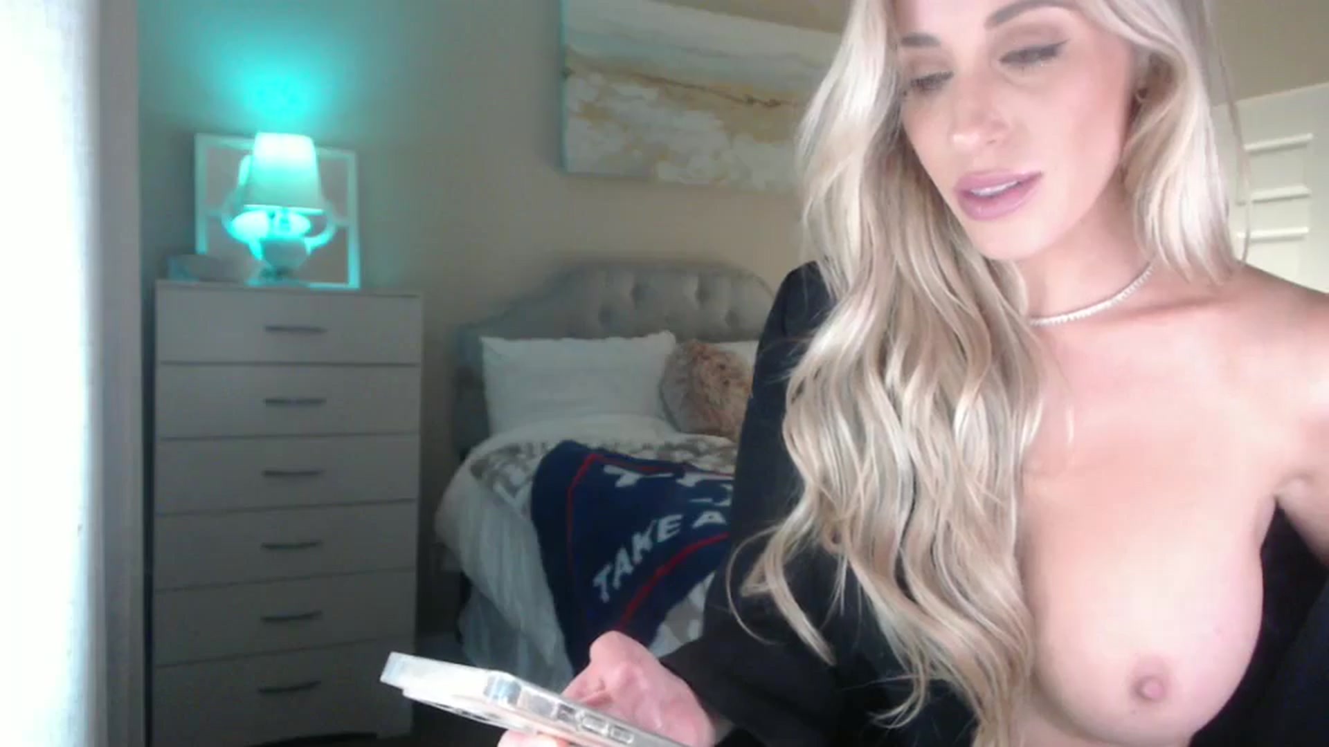Gallery image thumbnail from Queen_bambii's myfreecams stream on, 11/03/2024, 06:07 image 12 of 20