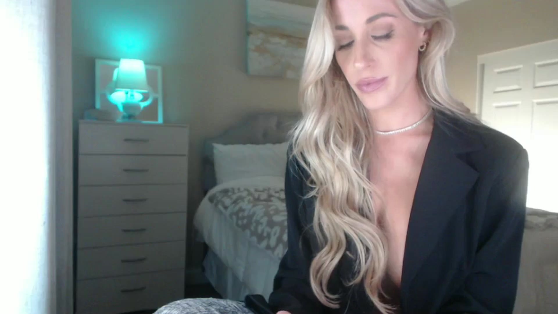 Gallery image thumbnail from Queen_bambii's myfreecams stream on, 11/03/2024, 06:07 image 2 of 20