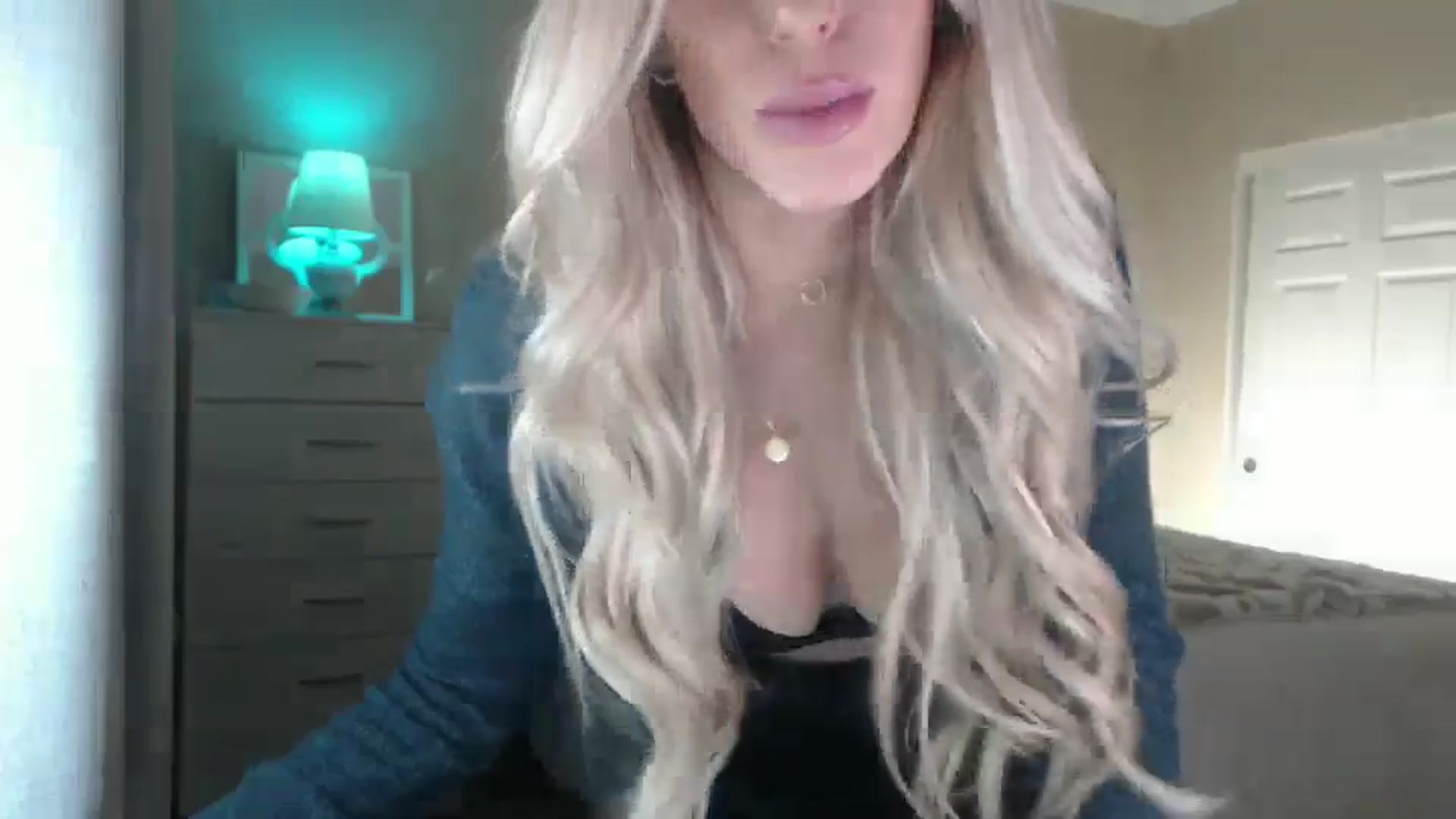 Gallery image thumbnail from Queen_bambii's myfreecams stream on, 11/08/2024, 07:34 image 15 of 20