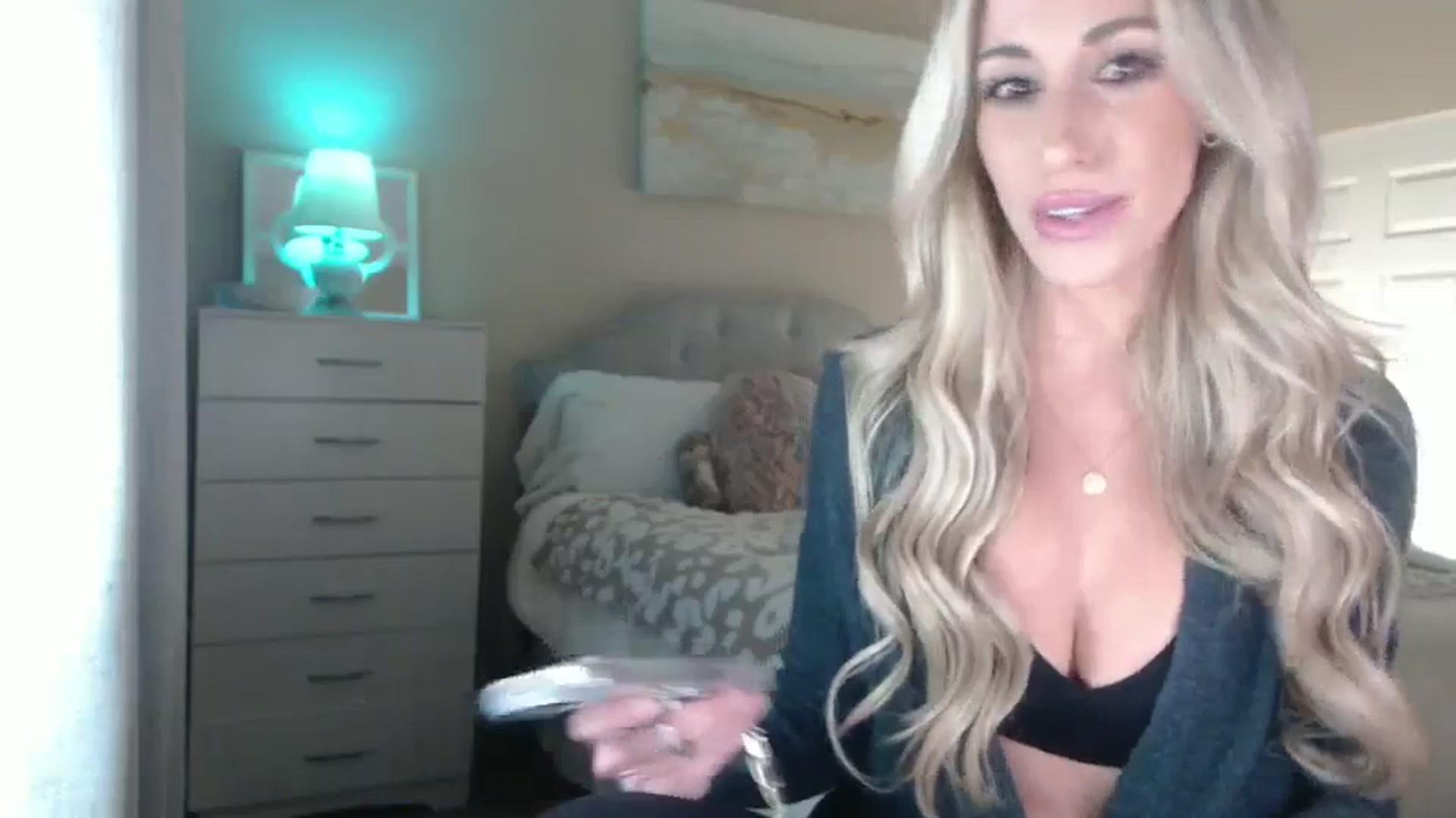 Gallery image thumbnail from Queen_bambii's myfreecams stream on, 11/08/2024, 07:34 image 2 of 20