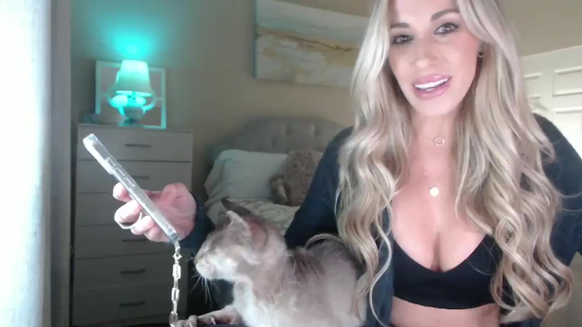 Gallery image thumbnail from Queen_bambii's myfreecams stream on, 11/08/2024, 07:34 image 16 of 20