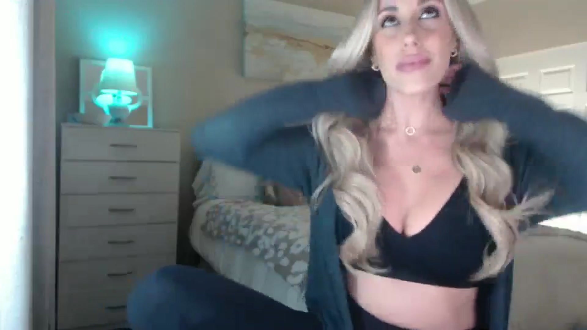 Gallery image thumbnail from Queen_bambii's myfreecams stream on, 11/08/2024, 07:34 image 4 of 20