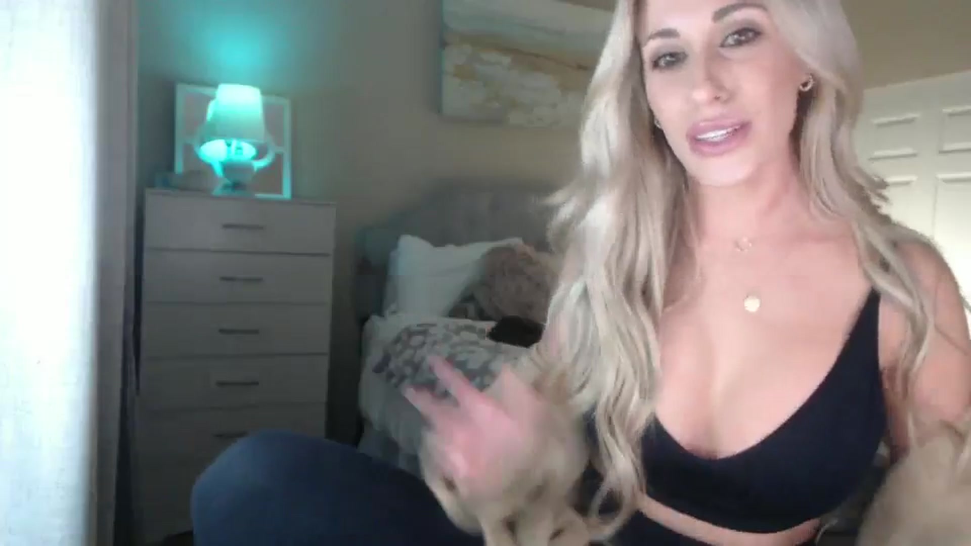 Gallery image thumbnail from Queen_bambii's myfreecams stream on, 11/12/2024, 07:40 image 13 of 20