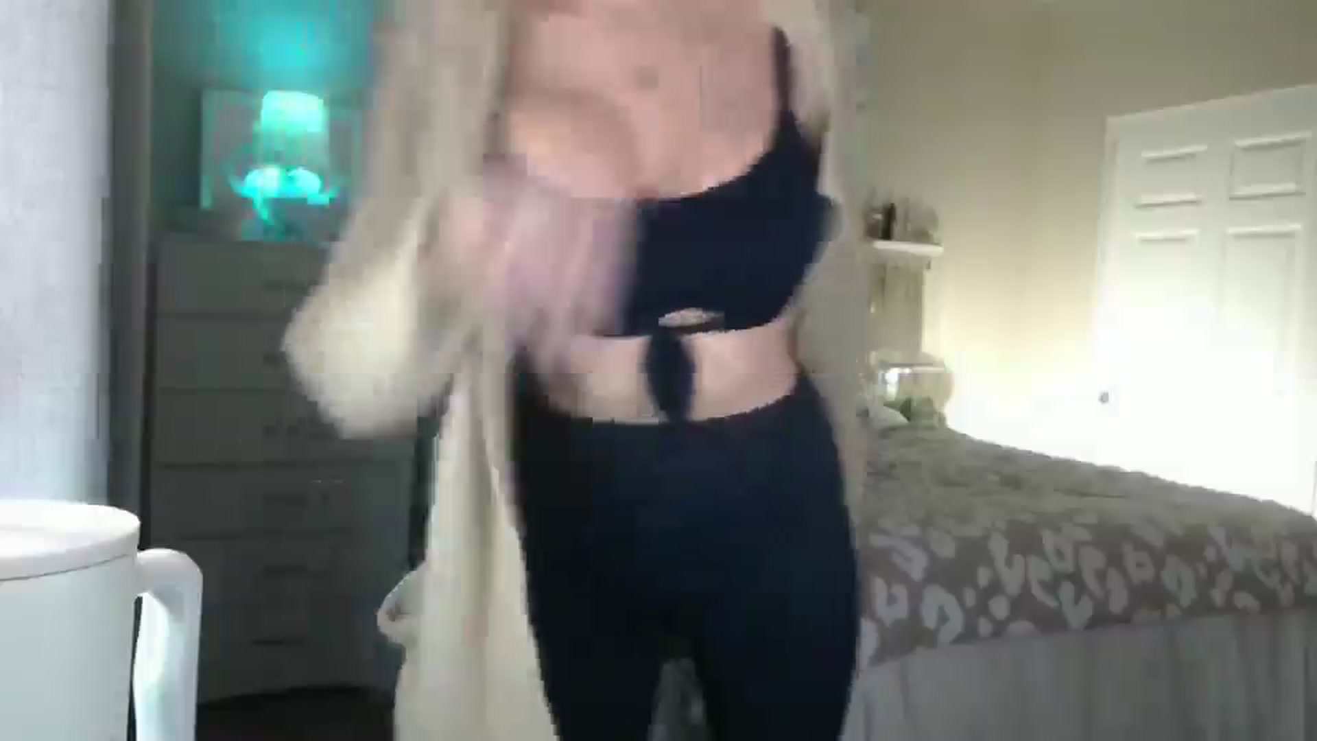 Gallery image thumbnail from Queen_bambii's myfreecams stream on, 11/22/2024, 07:16 image 14 of 20