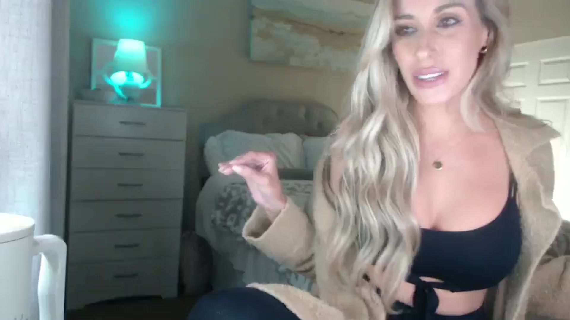 Gallery image thumbnail from Queen_bambii's myfreecams stream on, 11/22/2024, 07:16 image 2 of 20
