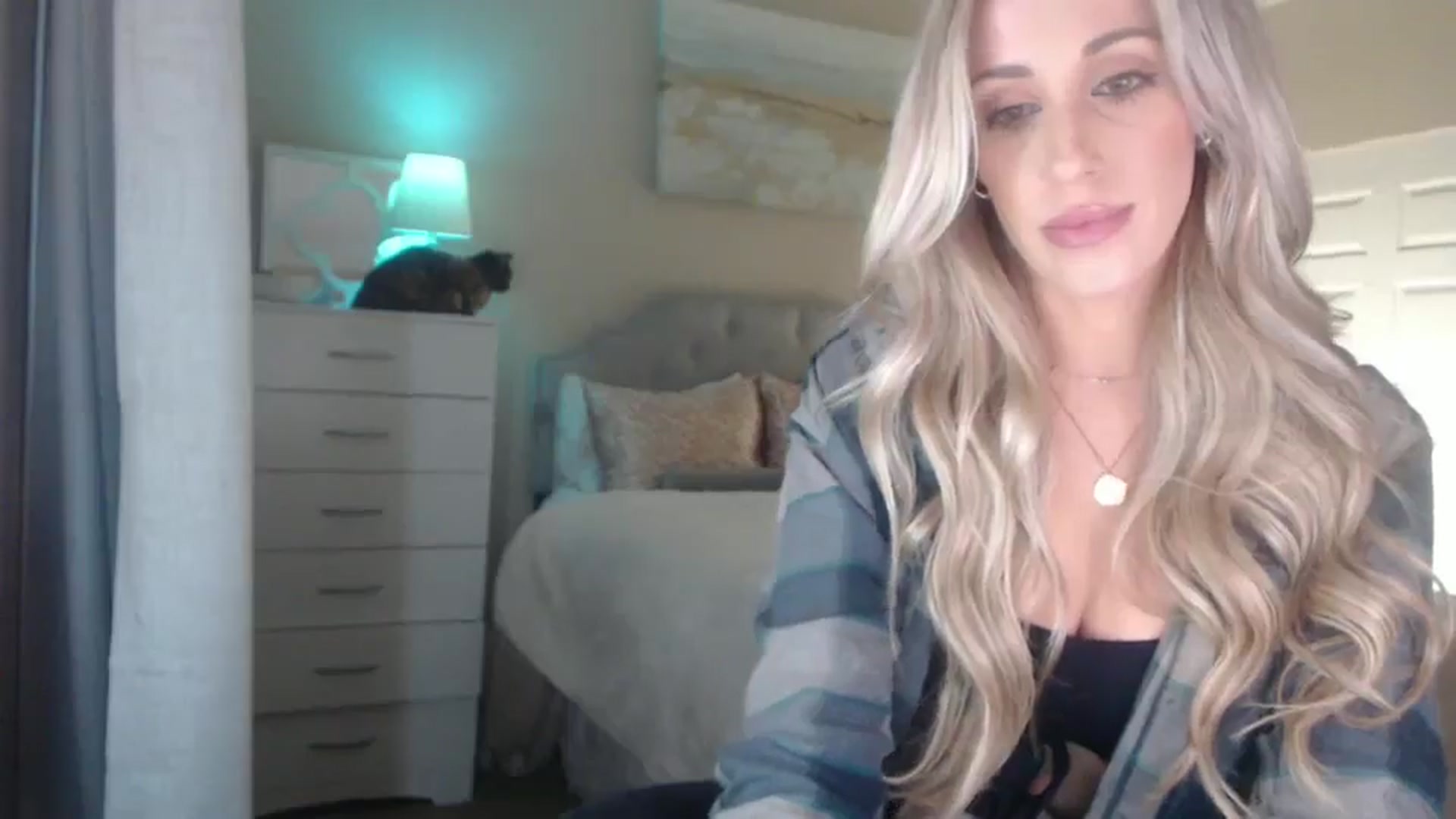 Gallery image thumbnail from Queen_bambii's myfreecams stream on, 11/30/2024, 07:04 image 11 of 20