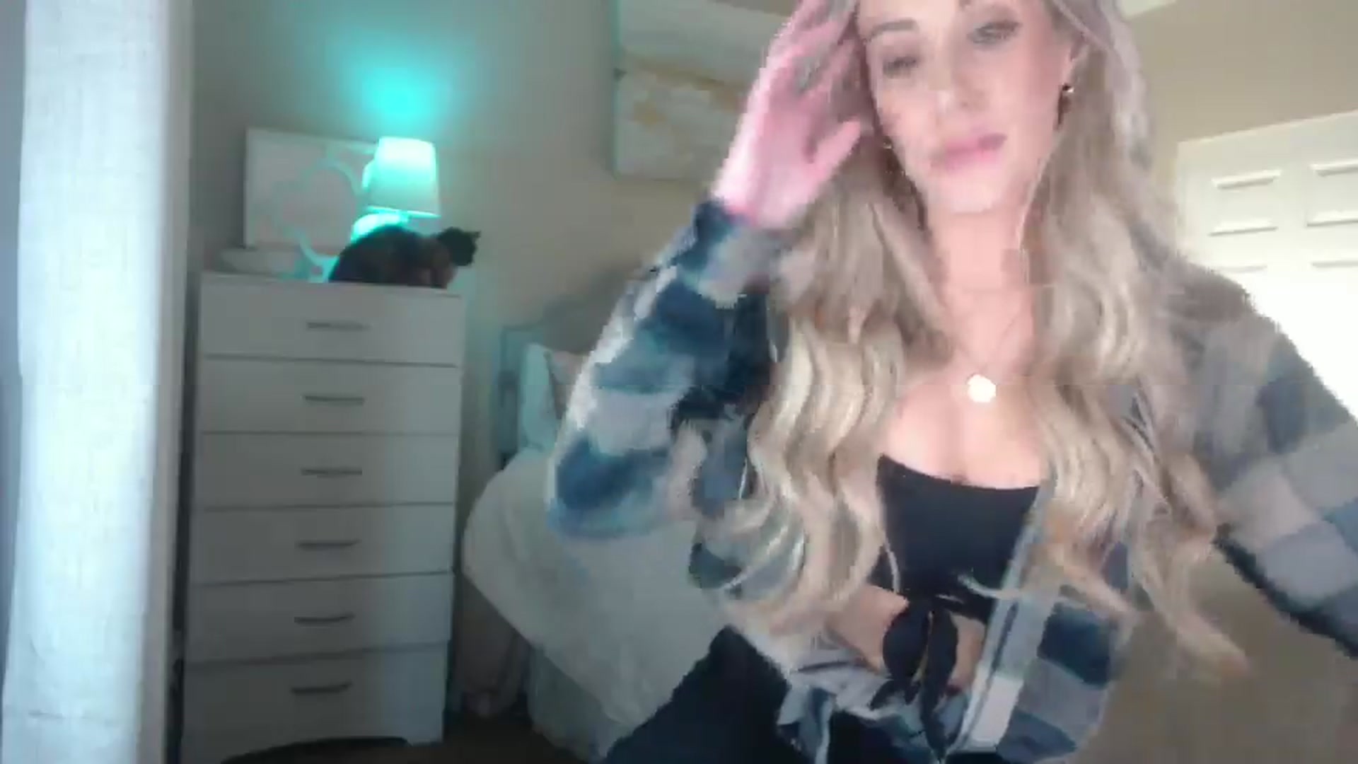 Gallery image thumbnail from Queen_bambii's myfreecams stream on, 11/30/2024, 07:04 image 12 of 20