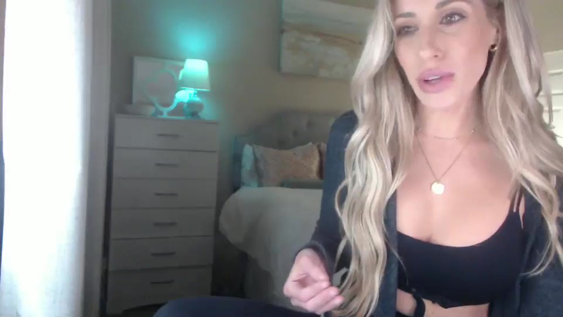 Gallery image thumbnail from Queen_bambii's myfreecams stream on, 11/30/2024, 08:50 image 5 of 20
