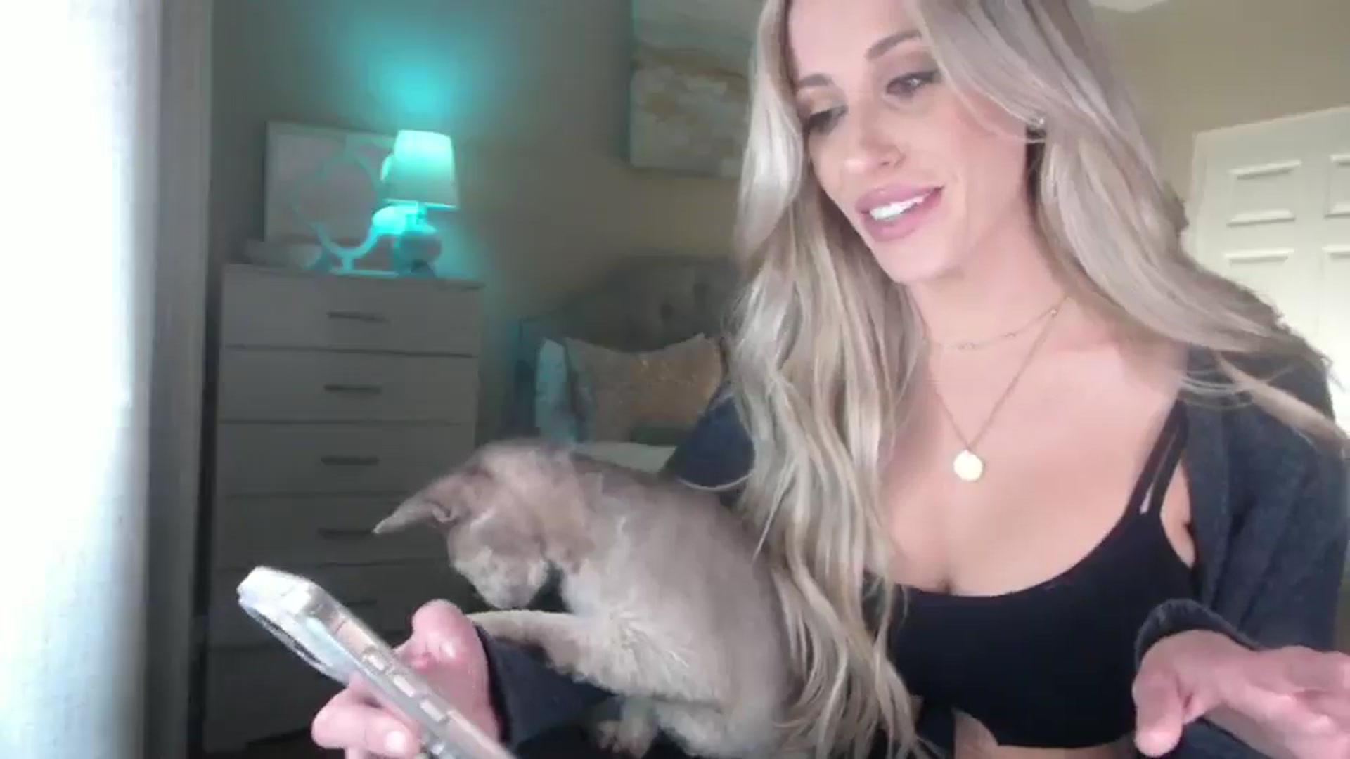 Gallery image thumbnail from Queen_bambii's myfreecams stream on, 11/30/2024, 08:50 image 15 of 20